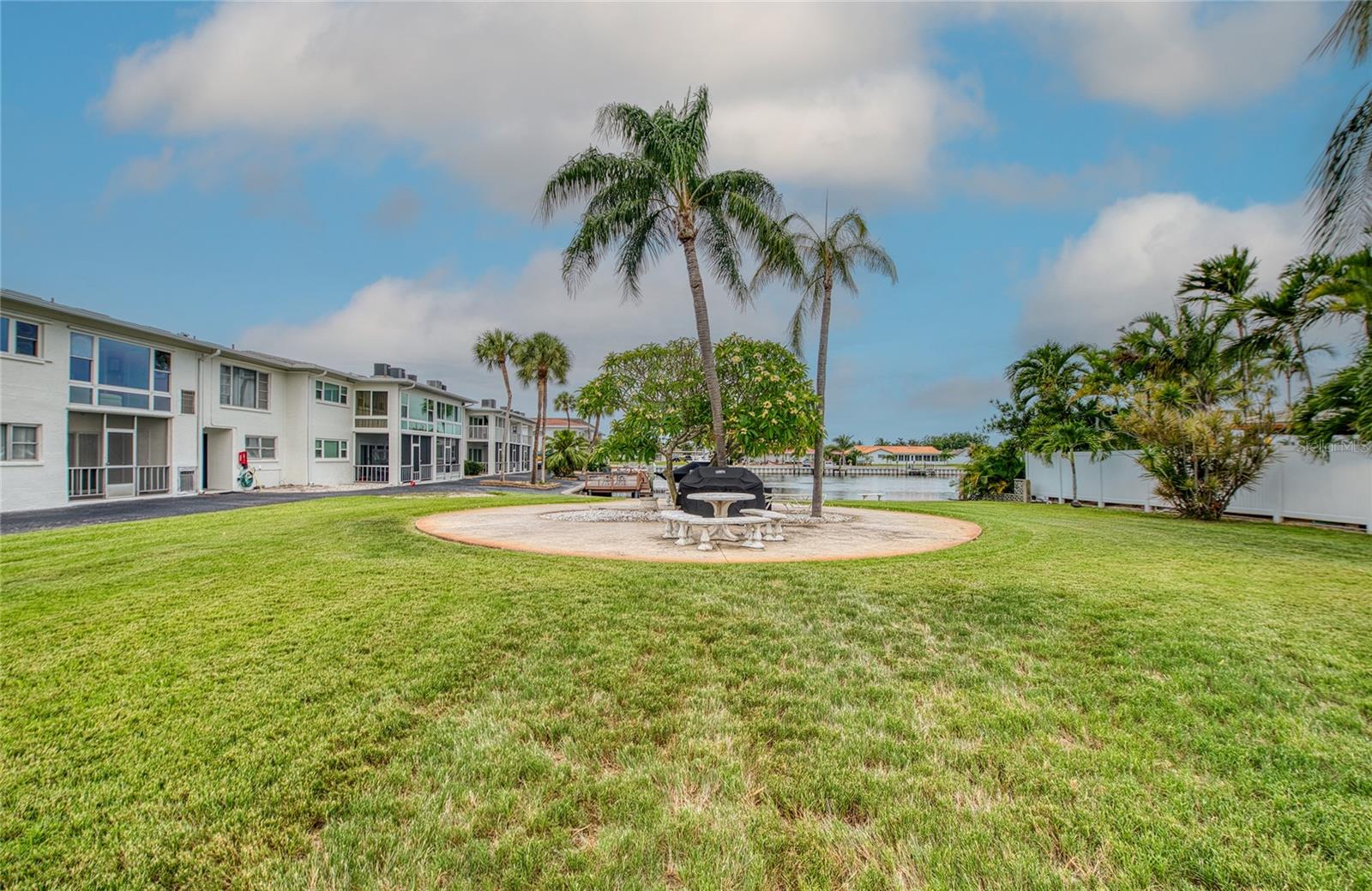 MARINA HARBOUR CONDO - Residential