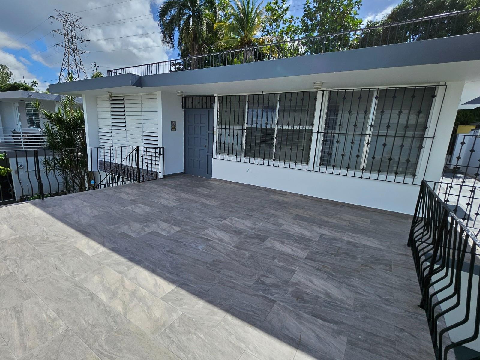 URBANIZACION ALTO APOLO - Residential Lease