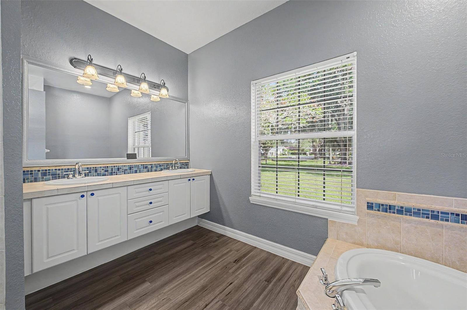 GRANDE OAK - Residential