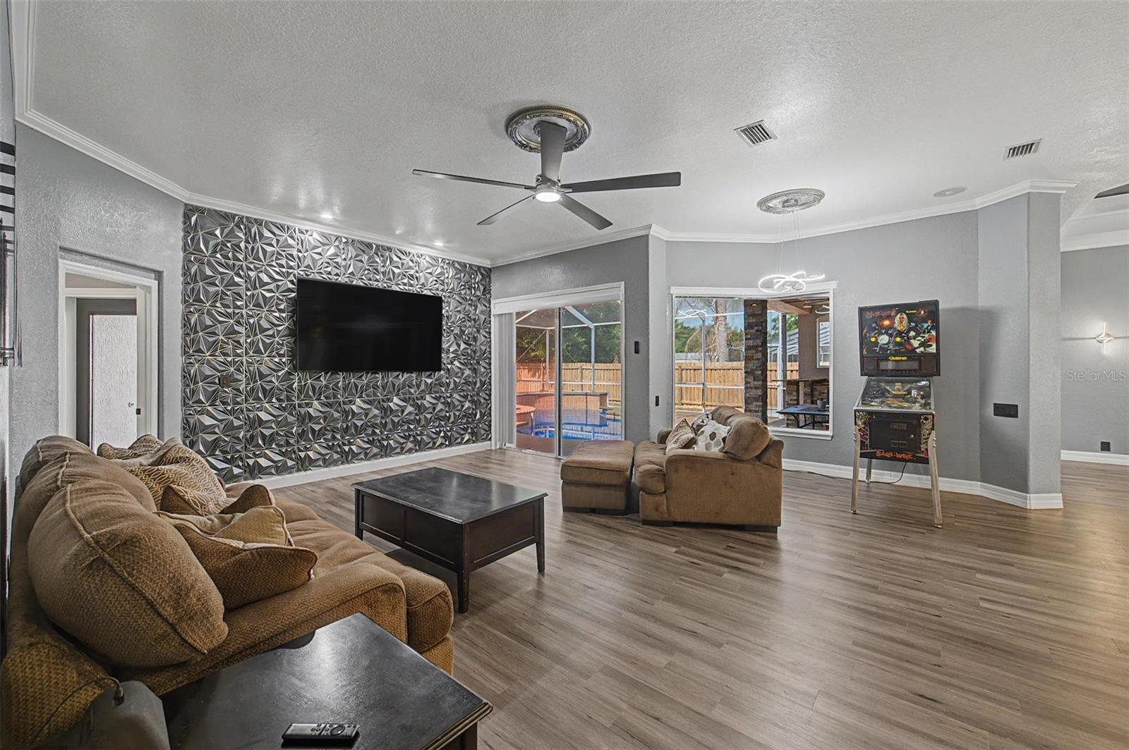 GRANDE OAK - Residential