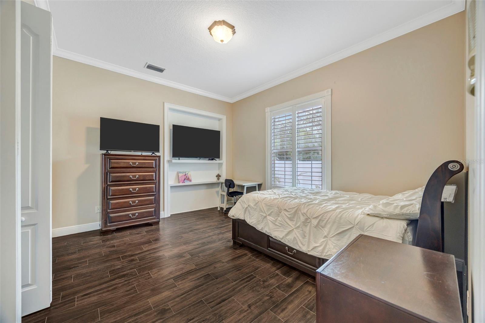 KEYSTONE GROVES - Residential