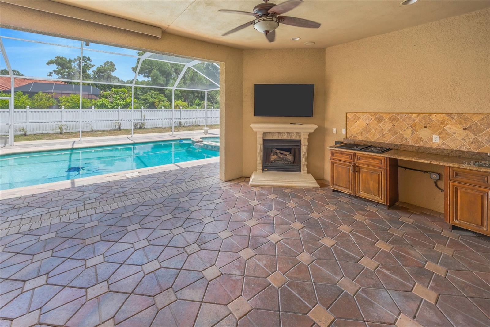 KEYSTONE GROVES - Residential