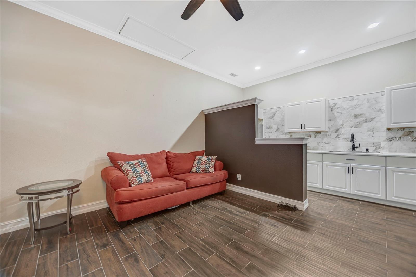 KEYSTONE GROVES - Residential