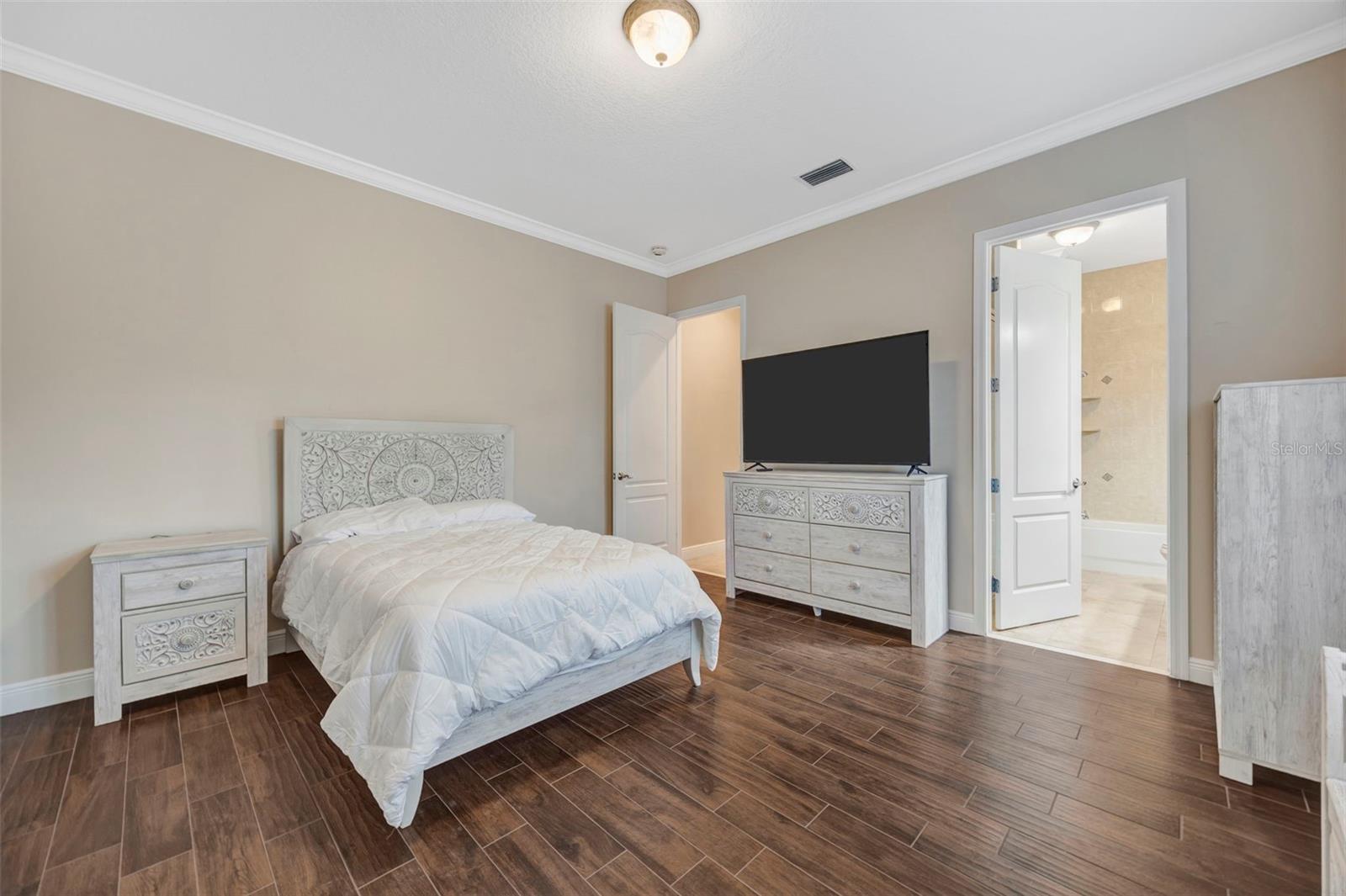 KEYSTONE GROVES - Residential