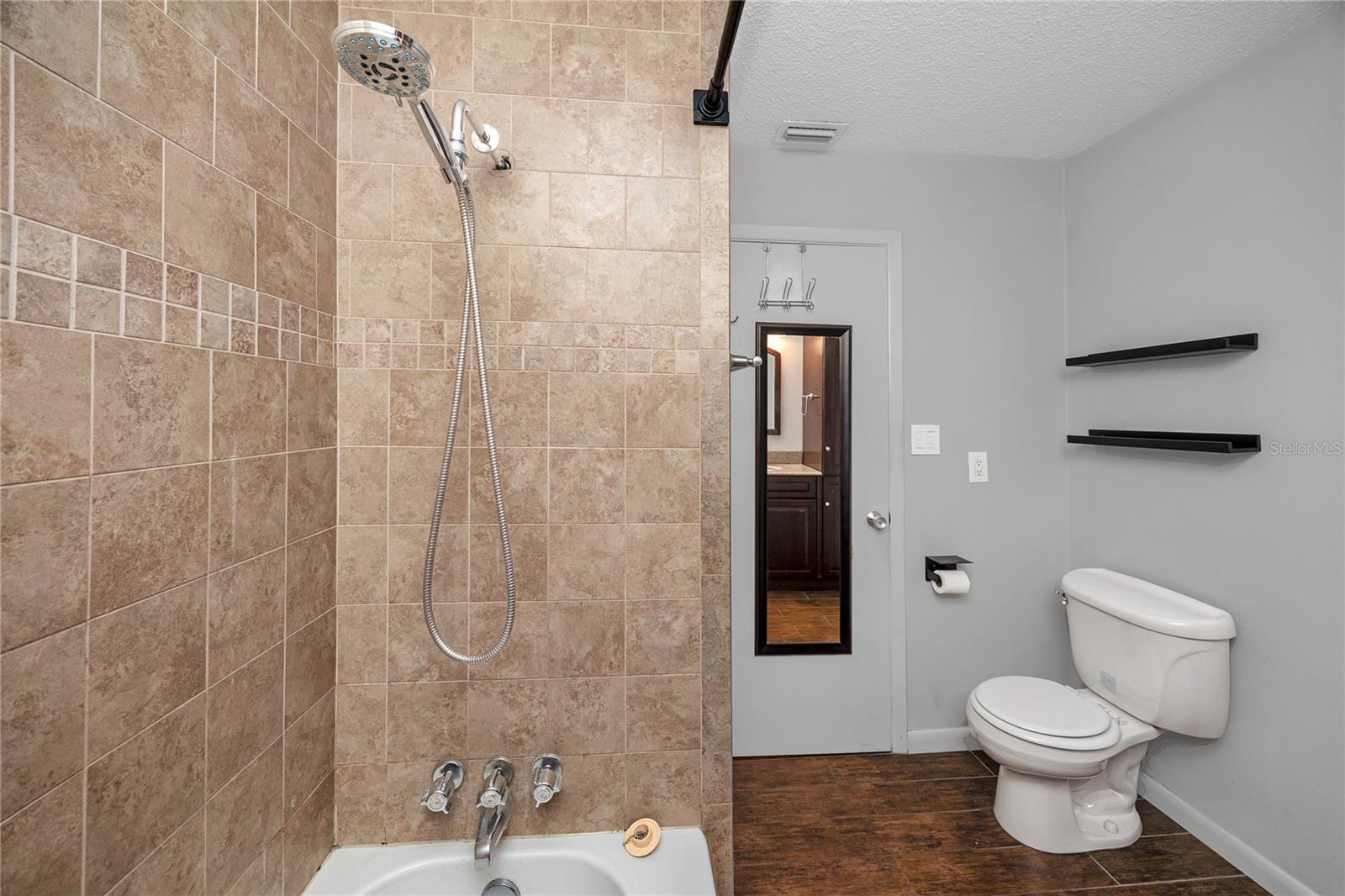 MORNINGSIDE ESTATES - Residential Lease