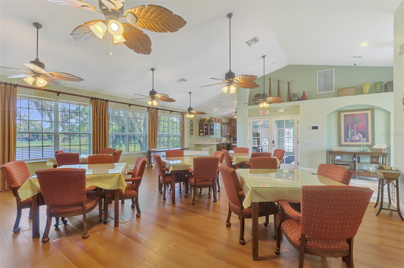 PALM LAKES - Residential Lease
