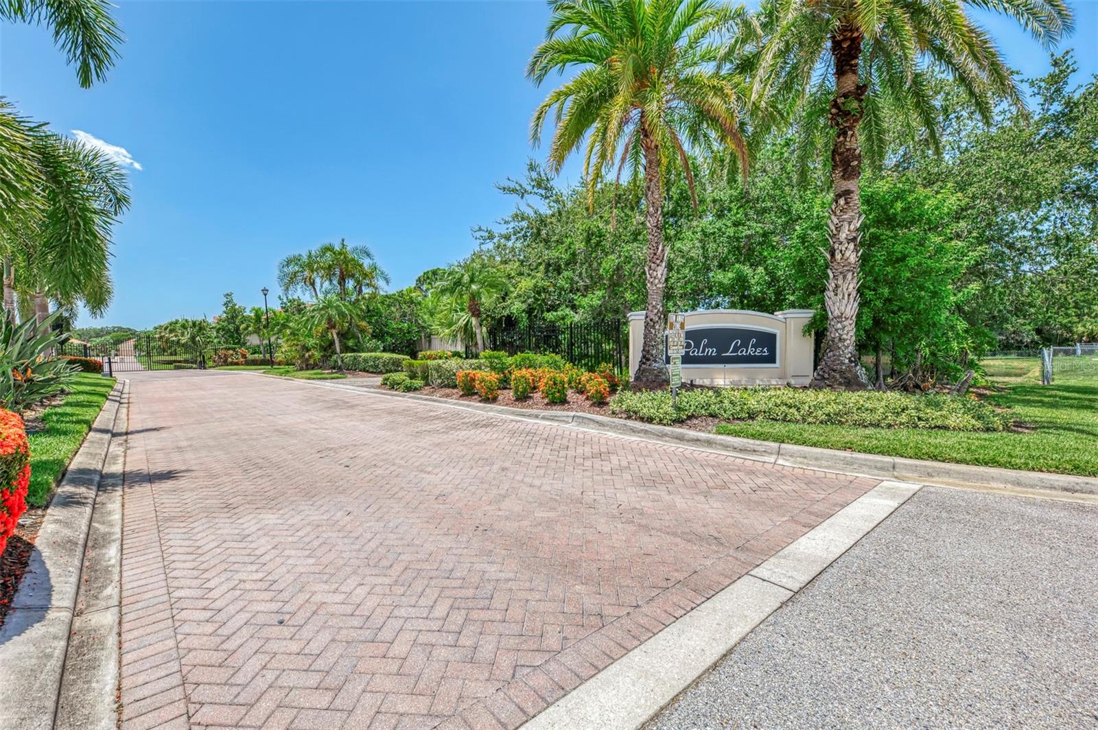 PALM LAKES - Residential Lease