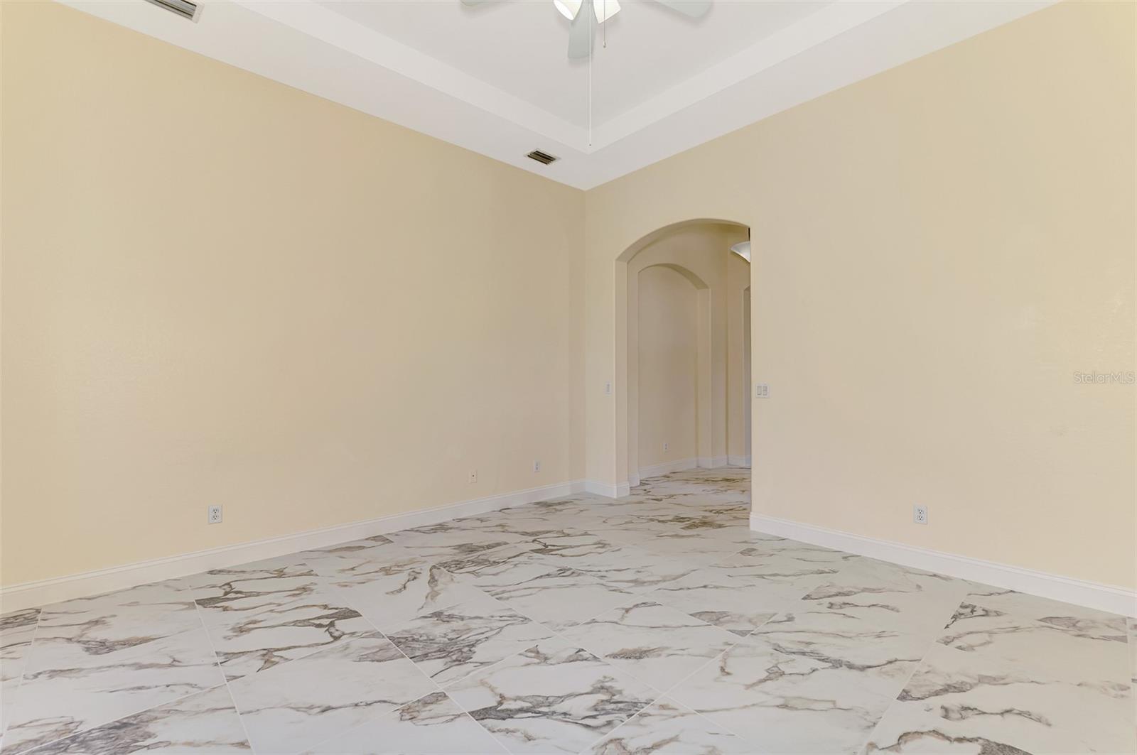 PALM LAKES - Residential Lease