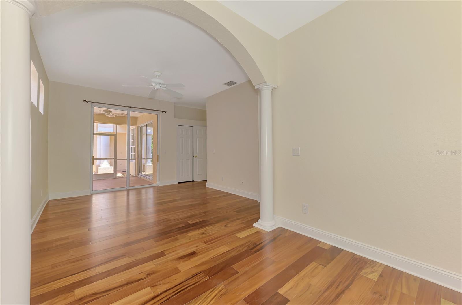 PALM LAKES - Residential Lease