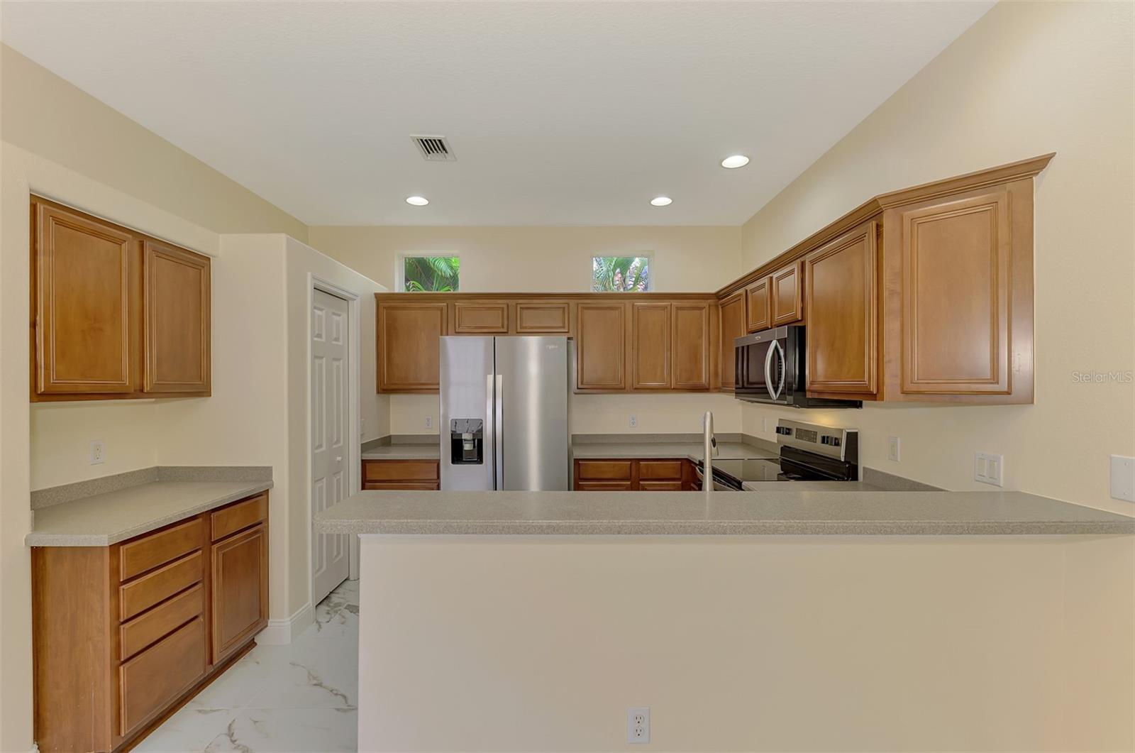 PALM LAKES - Residential Lease