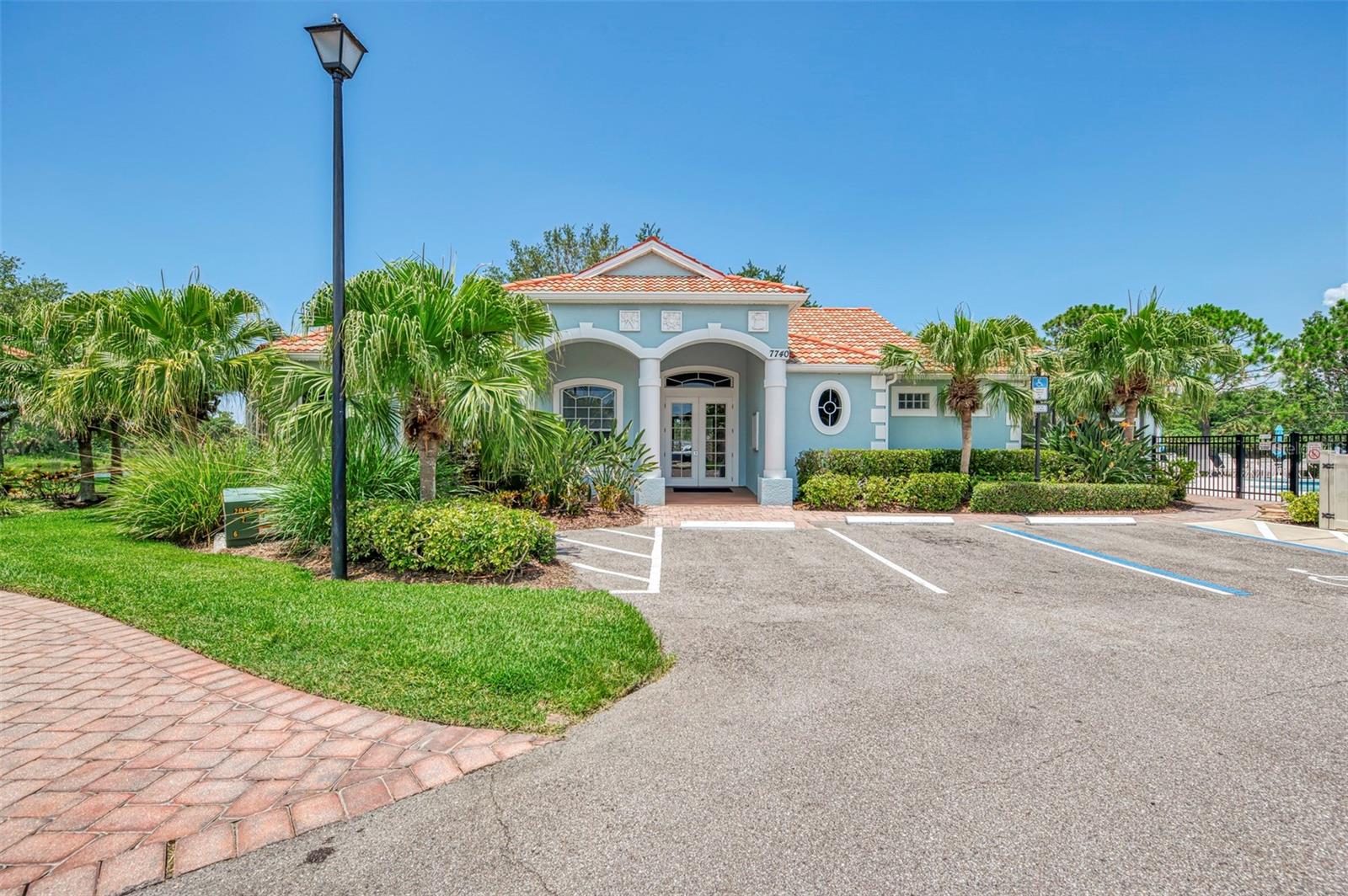 PALM LAKES - Residential Lease
