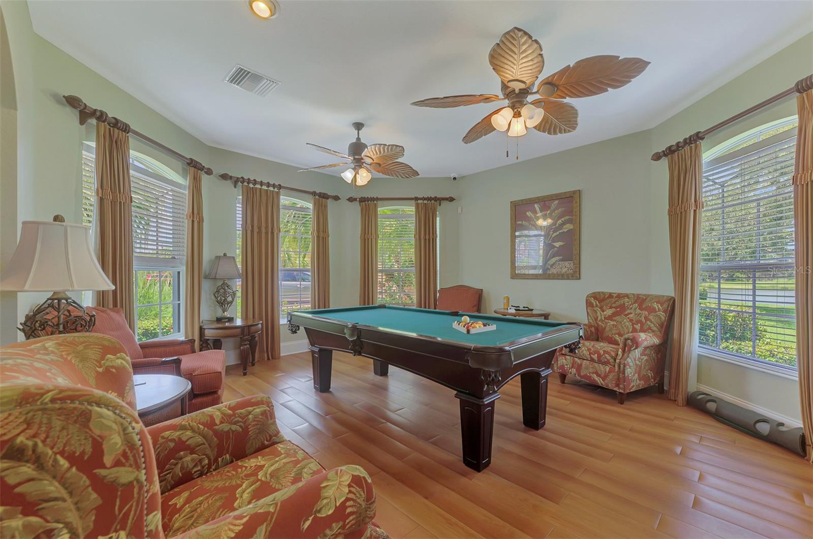 PALM LAKES - Residential Lease