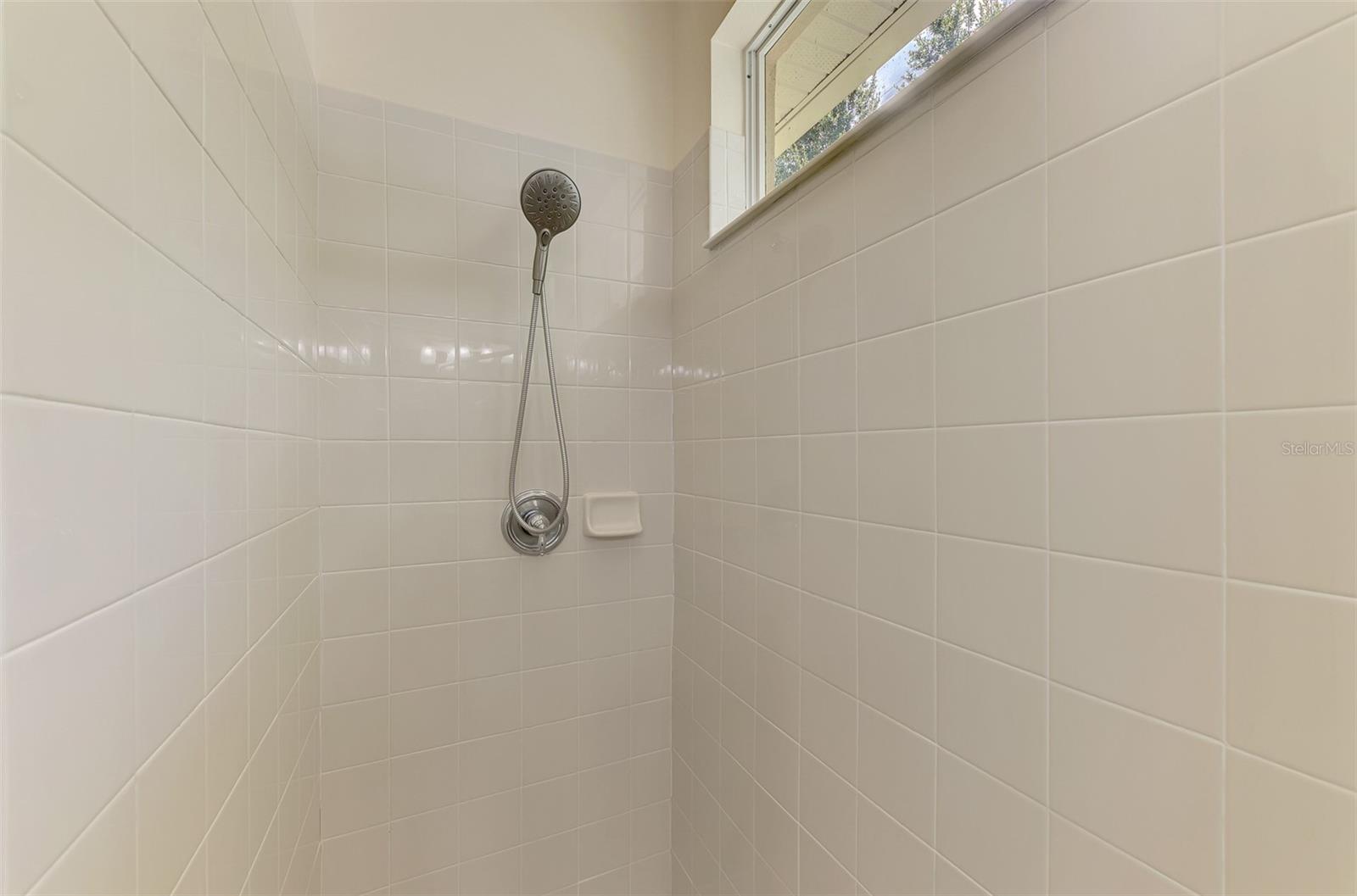 PALM LAKES - Residential Lease