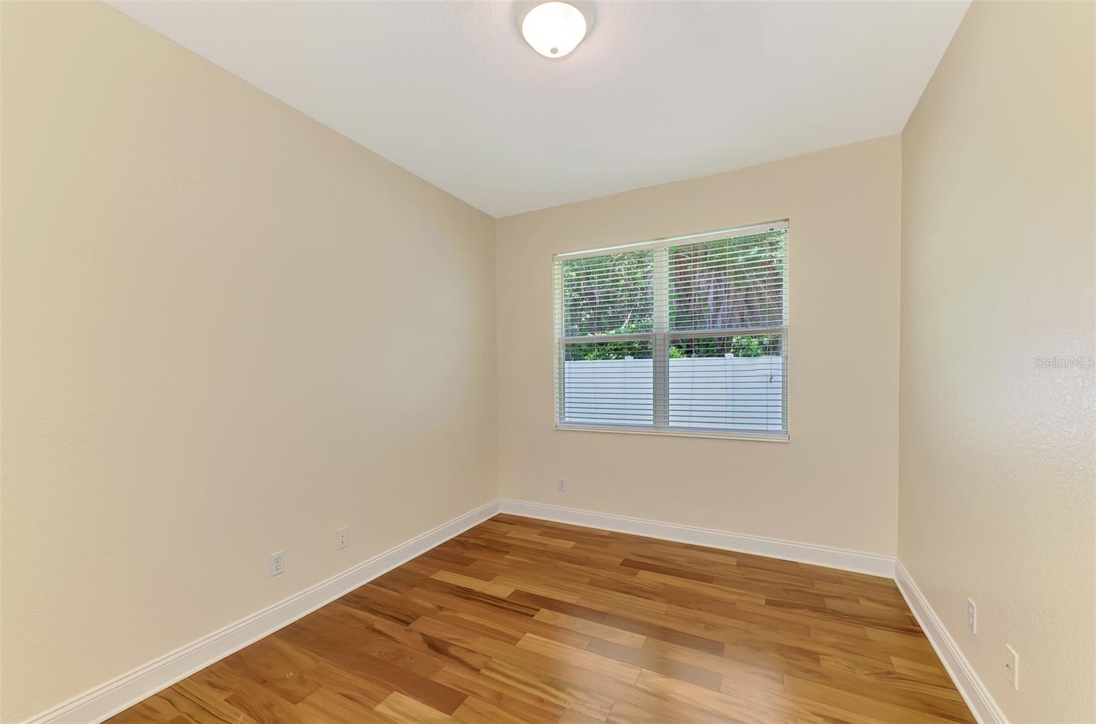 PALM LAKES - Residential Lease