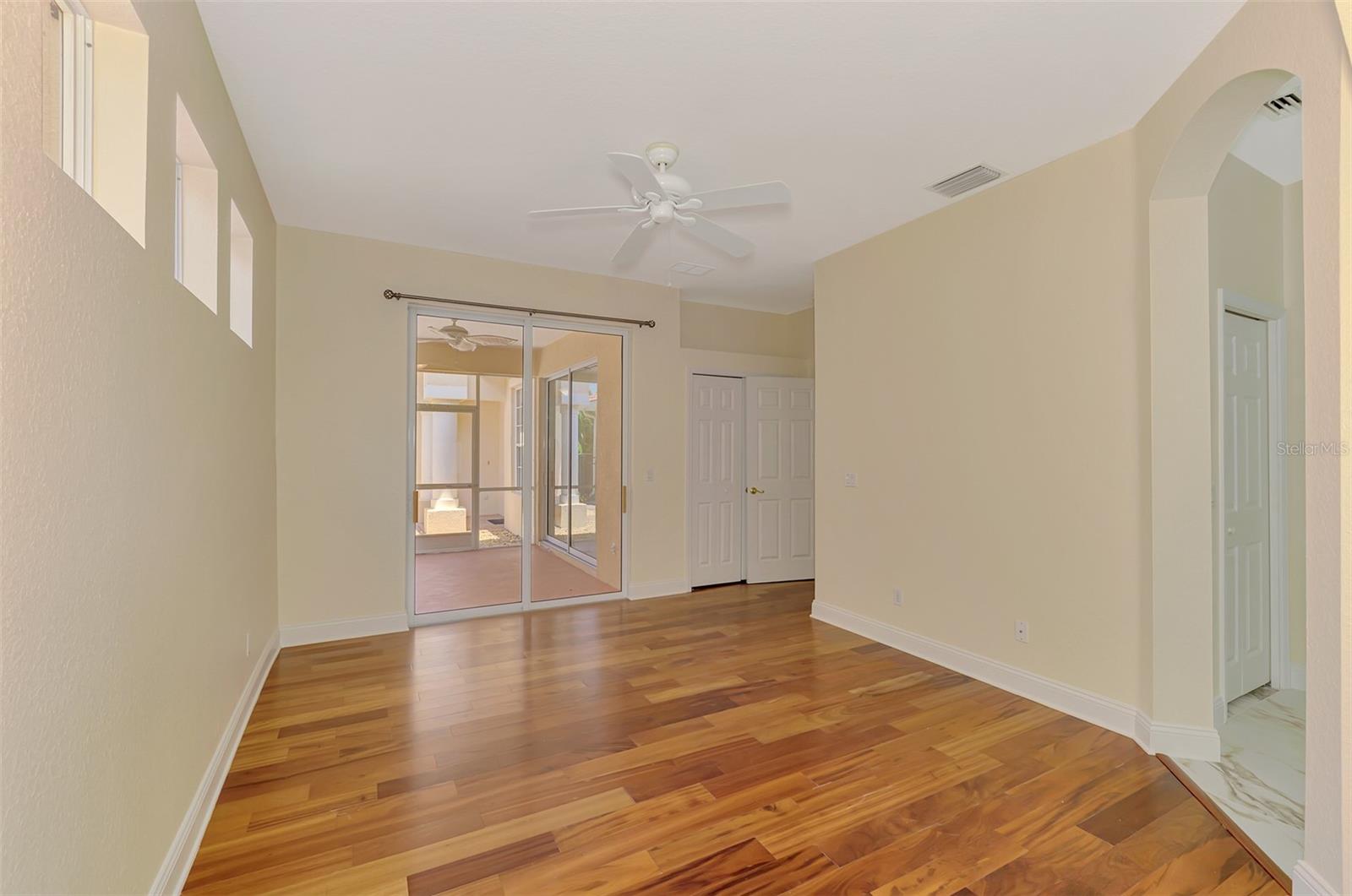 PALM LAKES - Residential Lease