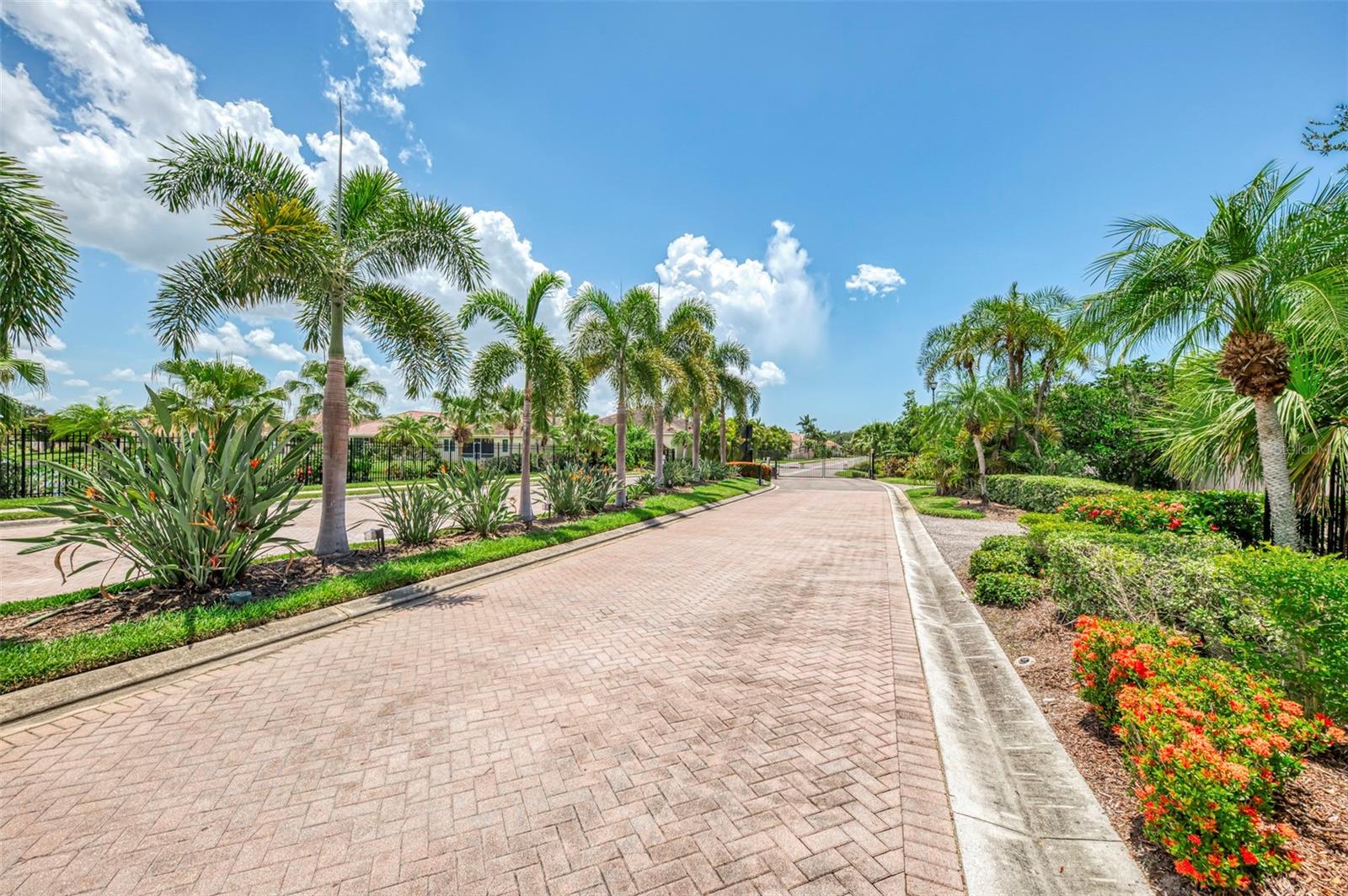 PALM LAKES - Residential Lease