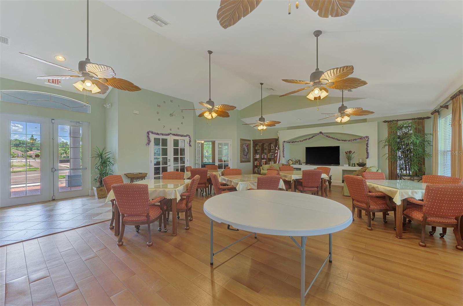 PALM LAKES - Residential Lease