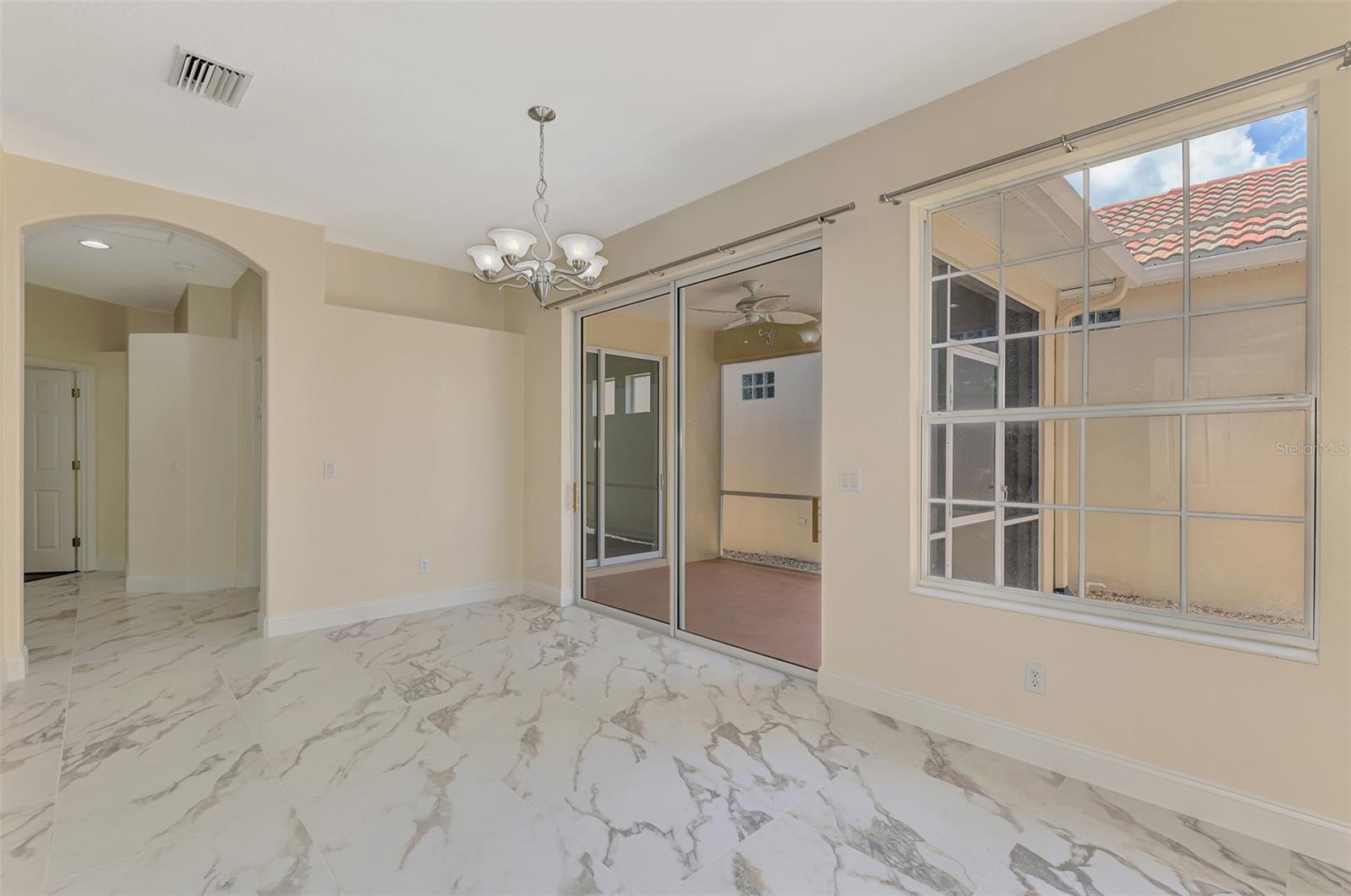 PALM LAKES - Residential Lease