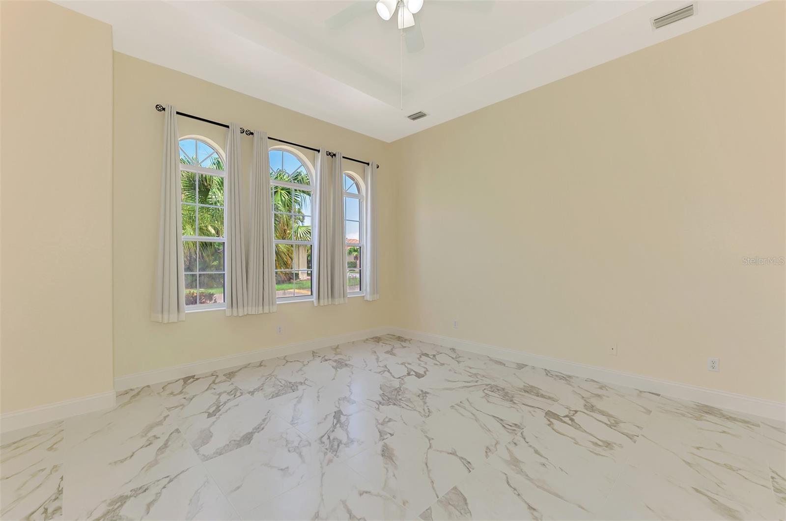 PALM LAKES - Residential Lease