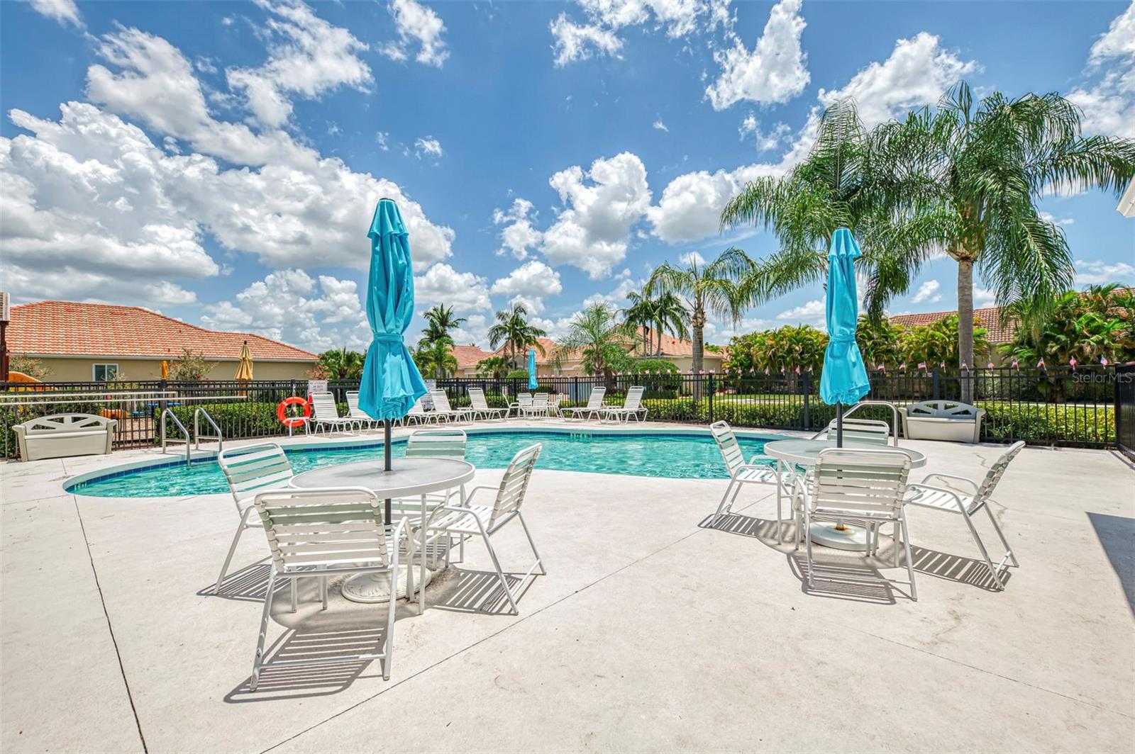 PALM LAKES - Residential Lease