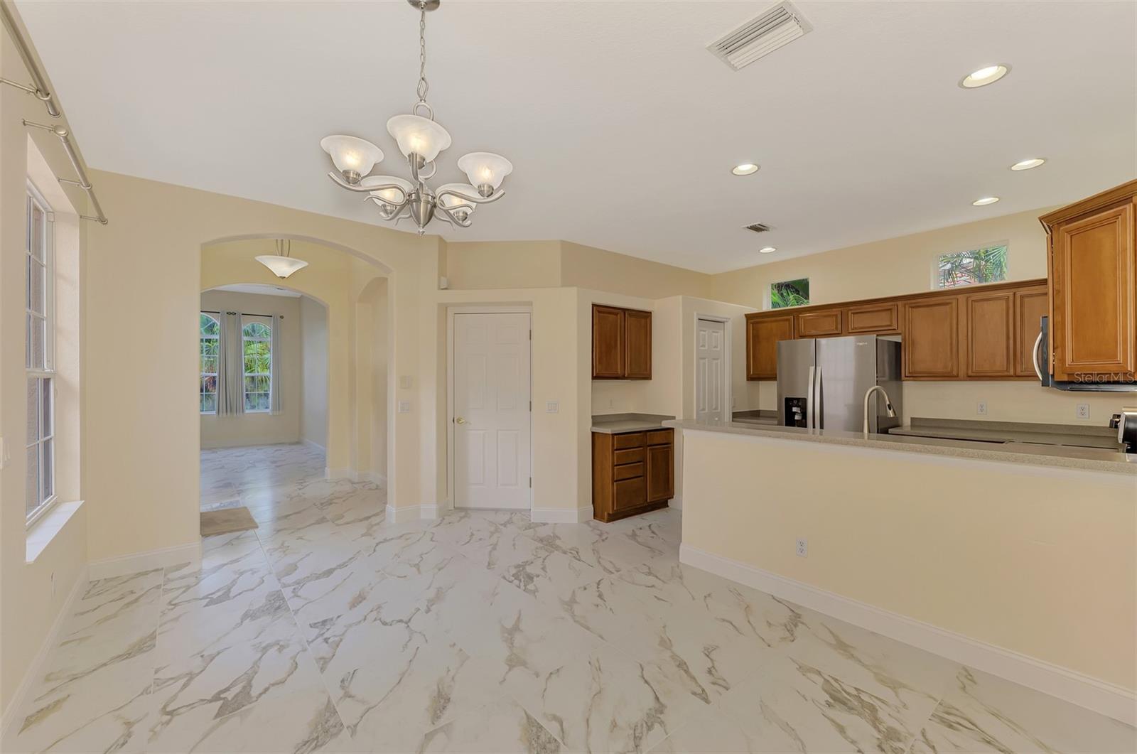 PALM LAKES - Residential Lease