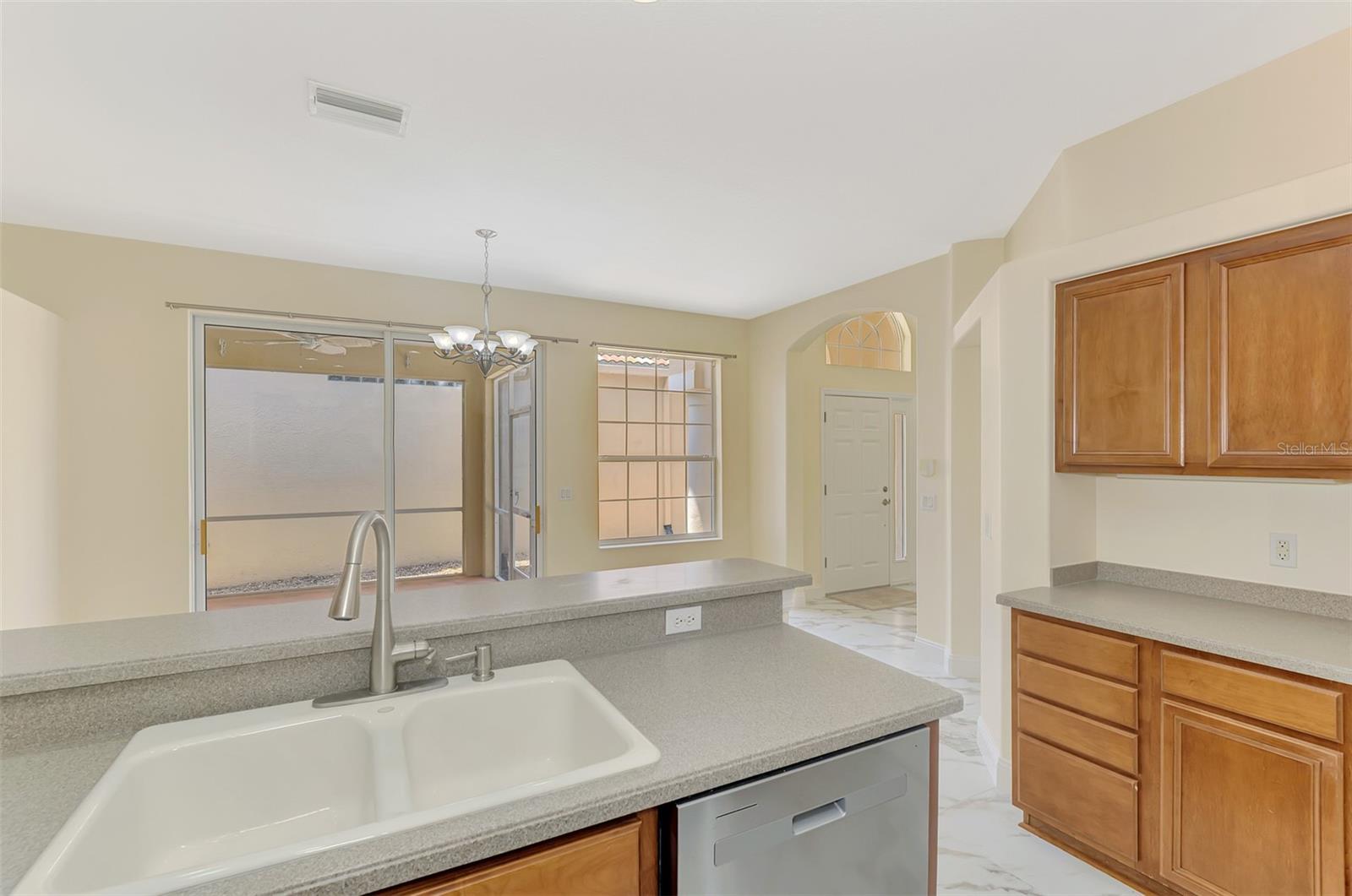 PALM LAKES - Residential Lease