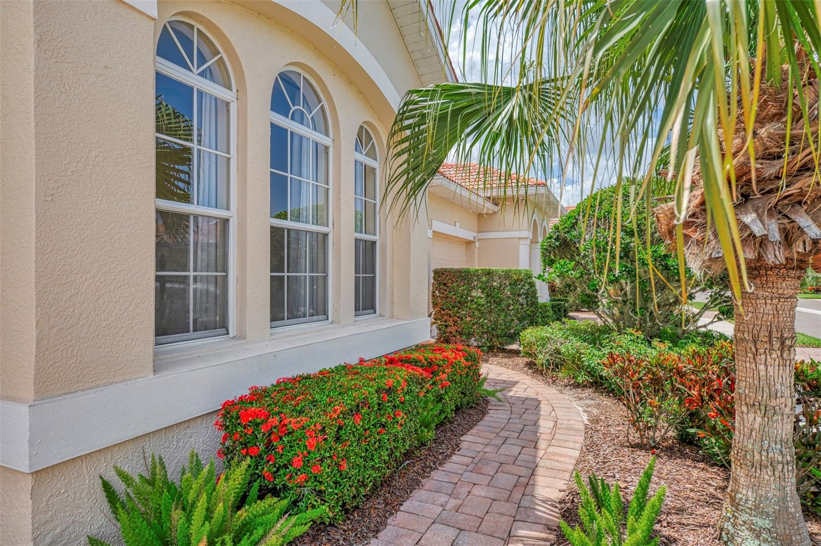 PALM LAKES - Residential Lease