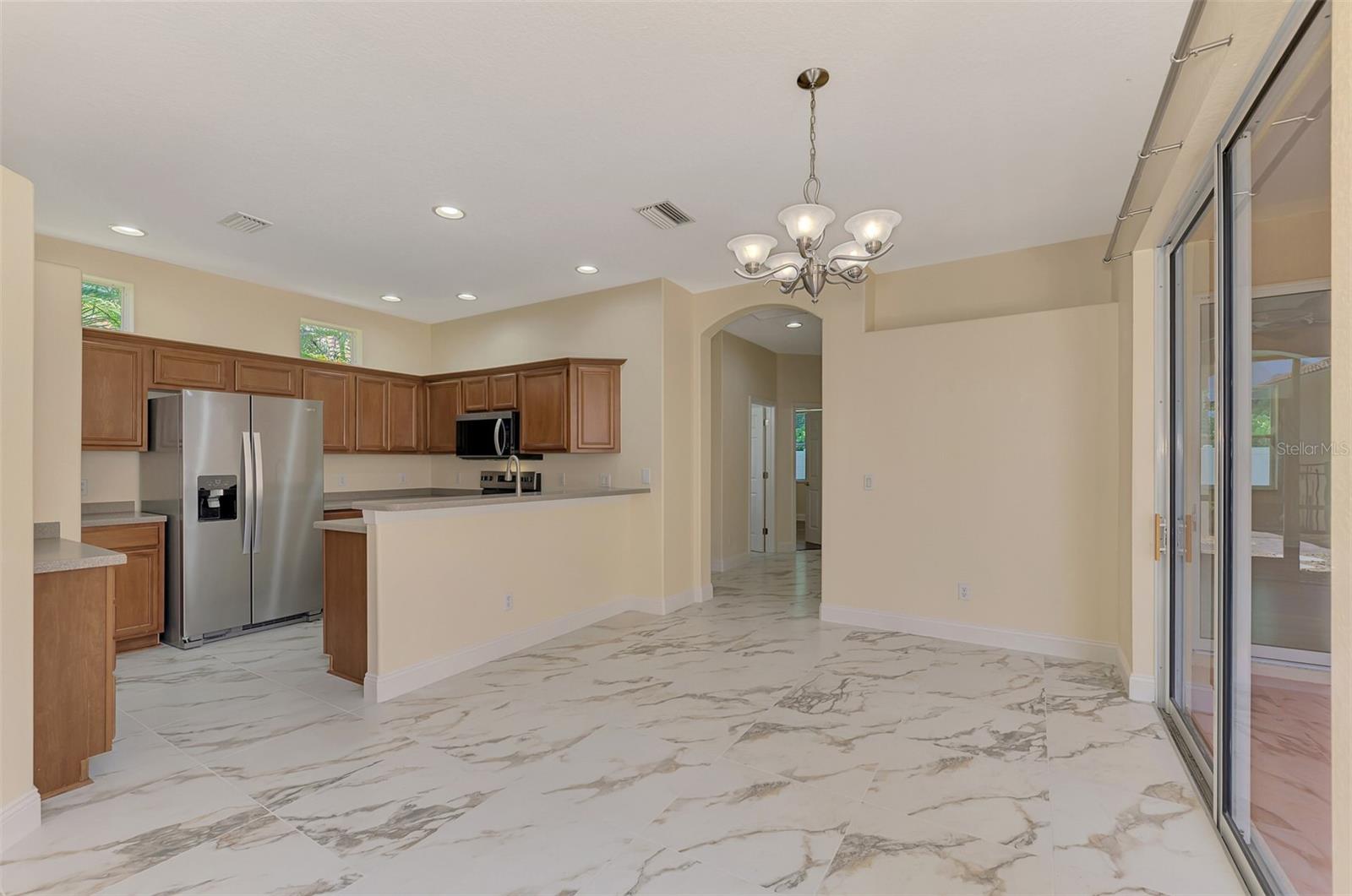PALM LAKES - Residential Lease