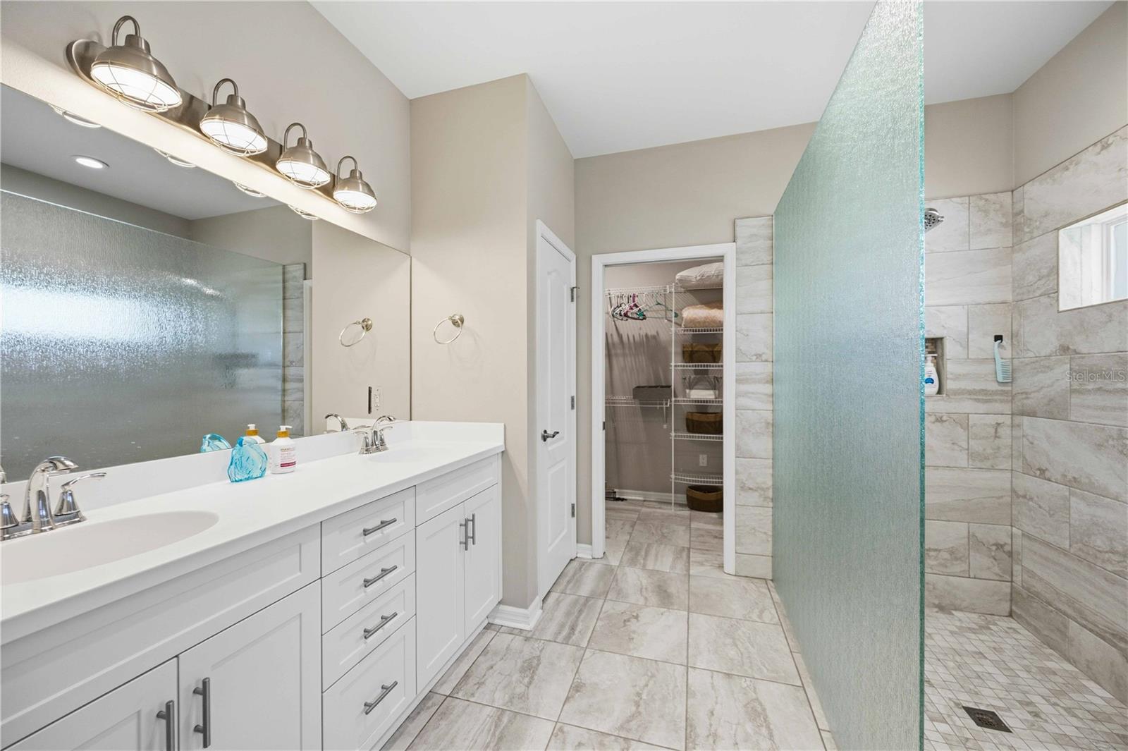 BAY POINT CORR OF - Residential
