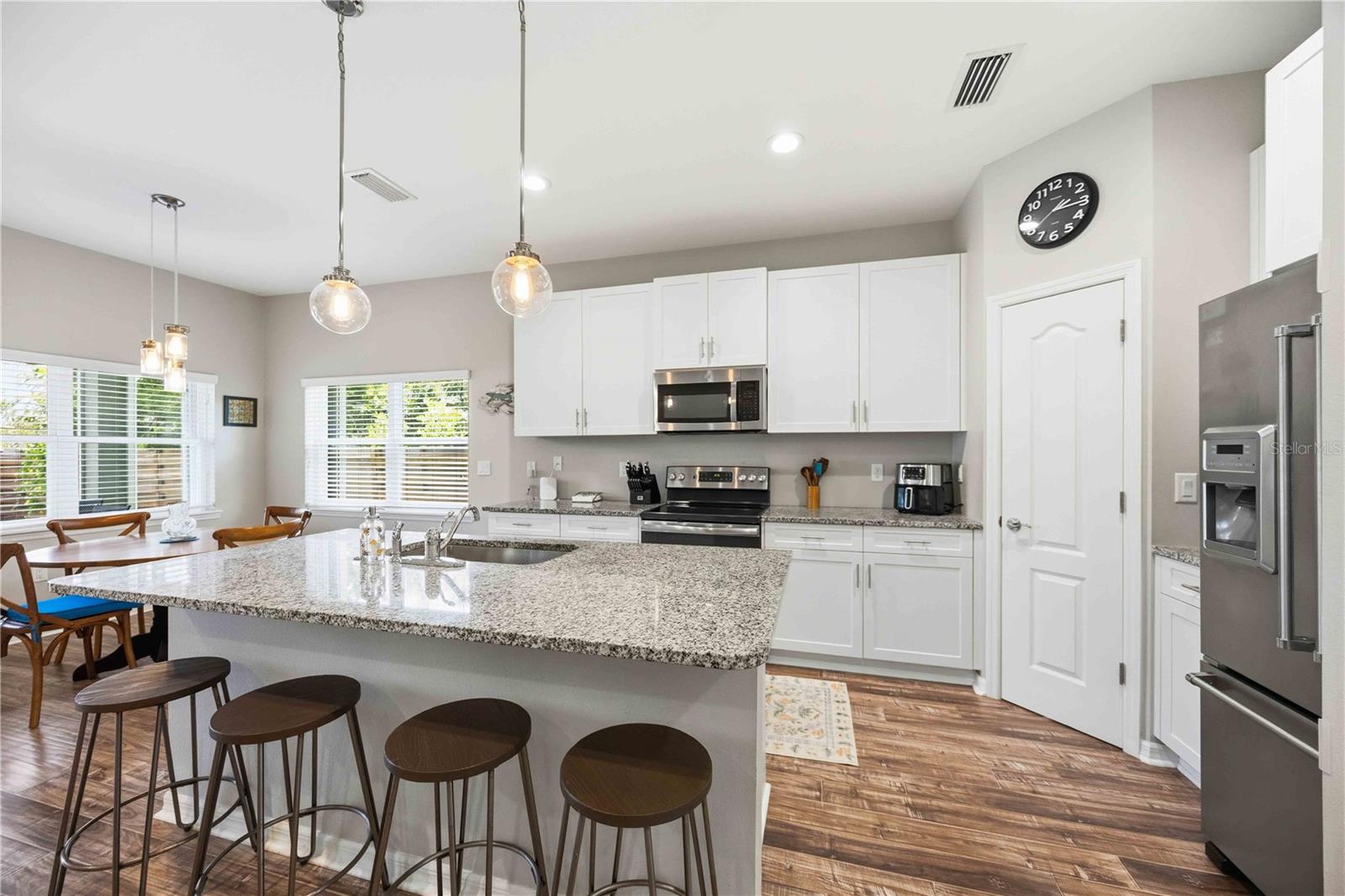 BAY POINT CORR OF - Residential
