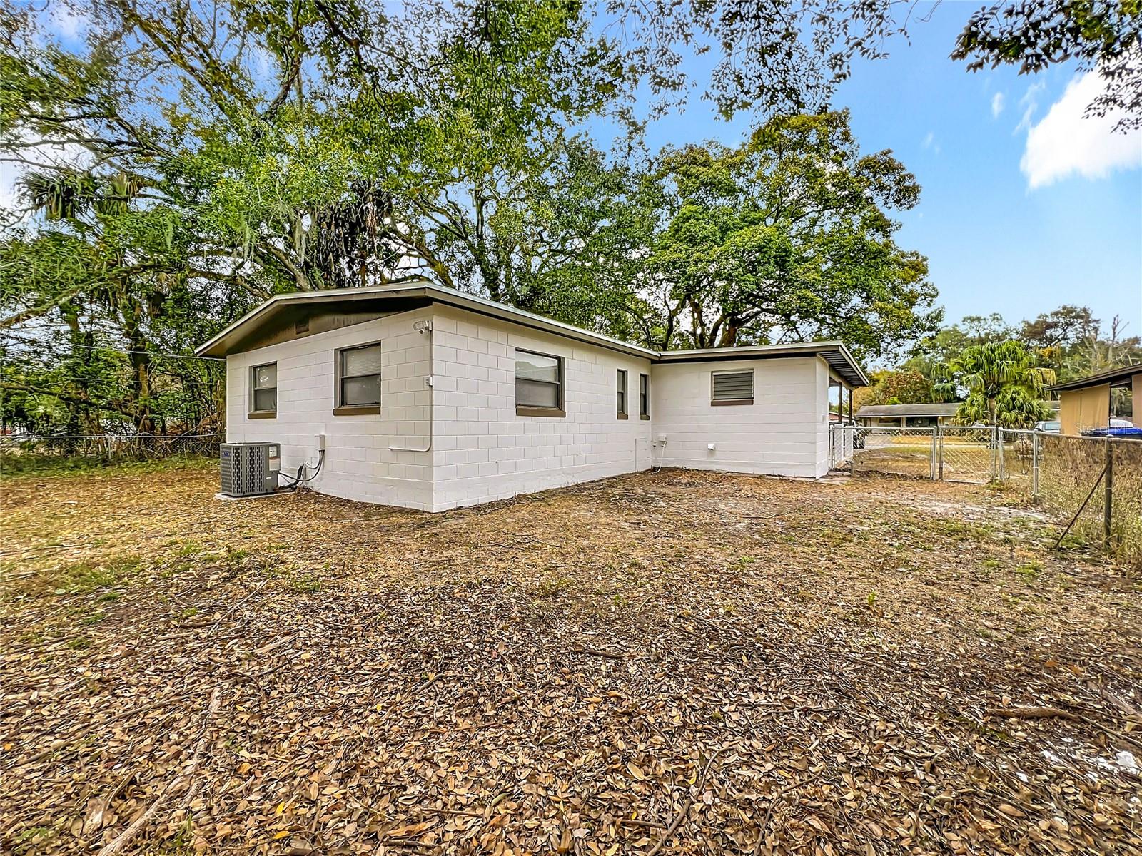 PINEWOOD VILLAS - Residential