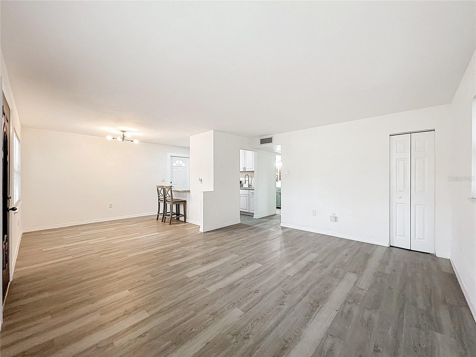 PINEWOOD VILLAS - Residential