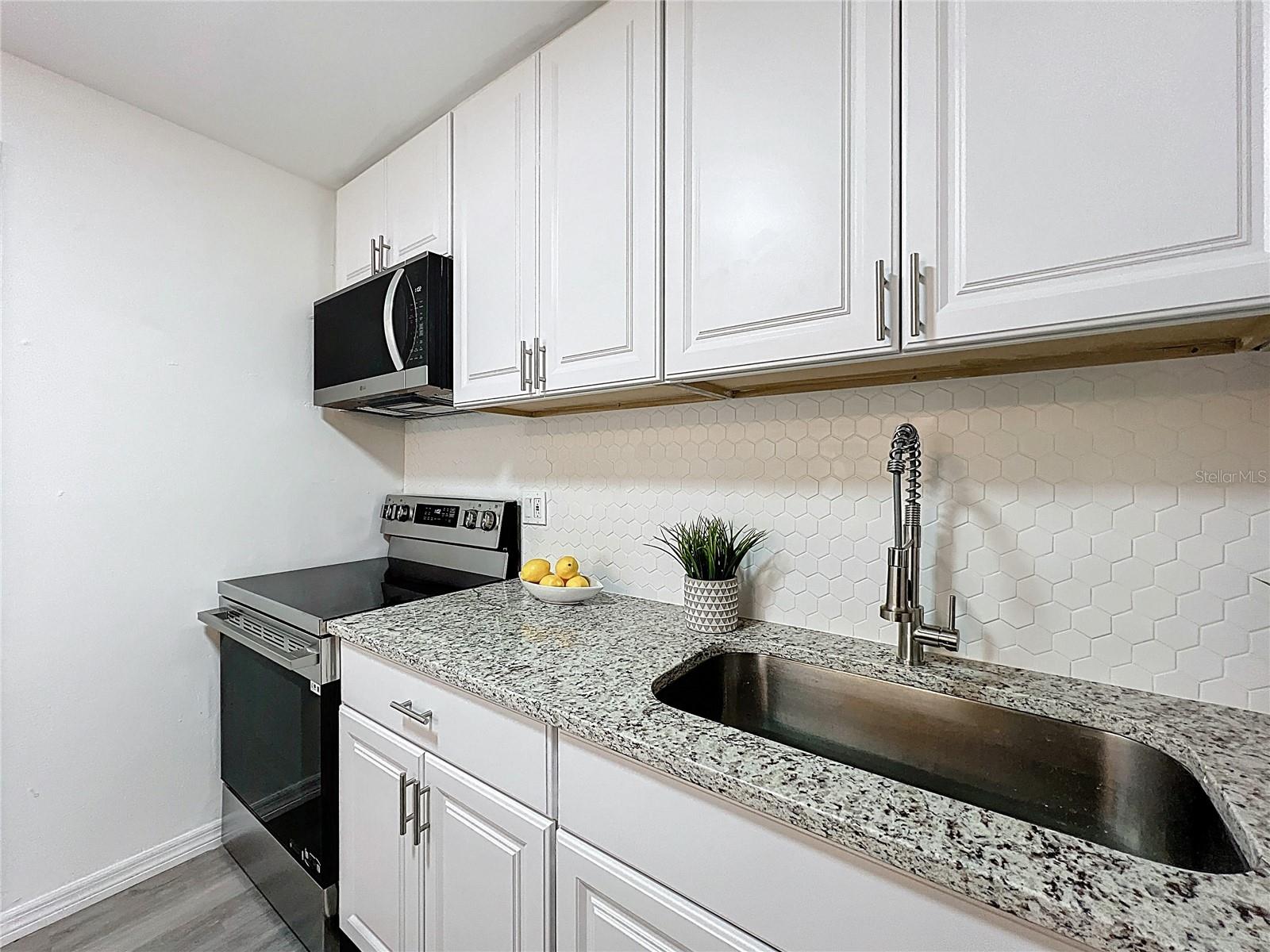 PINEWOOD VILLAS - Residential