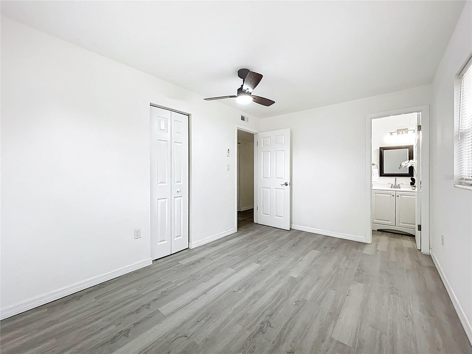 PINEWOOD VILLAS - Residential