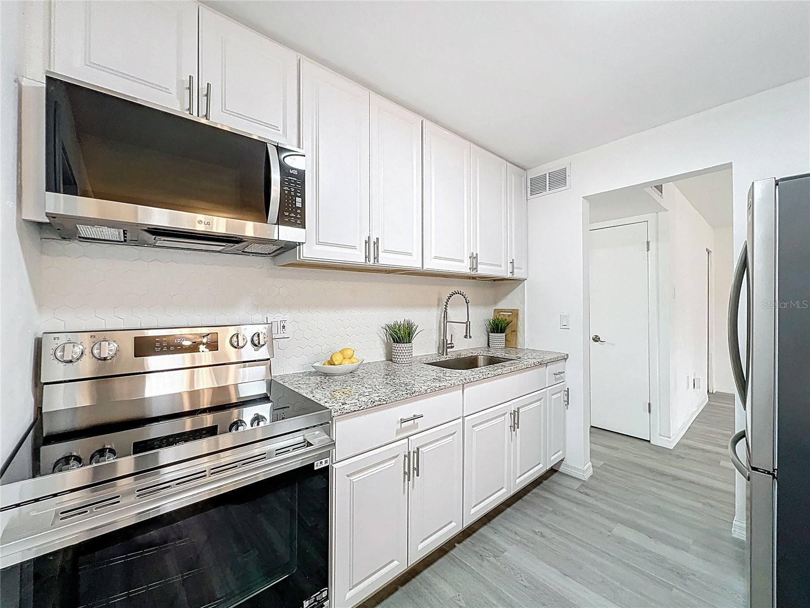 PINEWOOD VILLAS - Residential