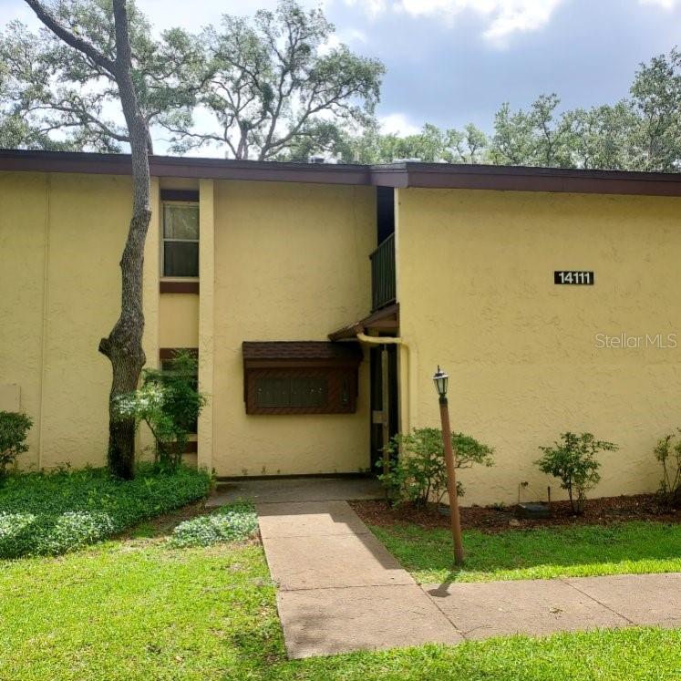 1 bedroom/1 bathroom condo located in the peaceful community of The Oaks! Sliding glass doors opening to the screened back porch which can be accessed through the living room and the bedroom. Community amenities include pool and tennis courts for residents. Walking distance to a USF Bullrunner stop, just minutes from the University of South Florida (USF). Situated between I-75 and I-275 for easy commutes, minutes to popular shopping and downtown nightlife. In close proximity to Moffit Cancer Center, Advent Hospital and is on the USF Shuttle route. Water, Sewer and Trash are included in the monthly Association fee.