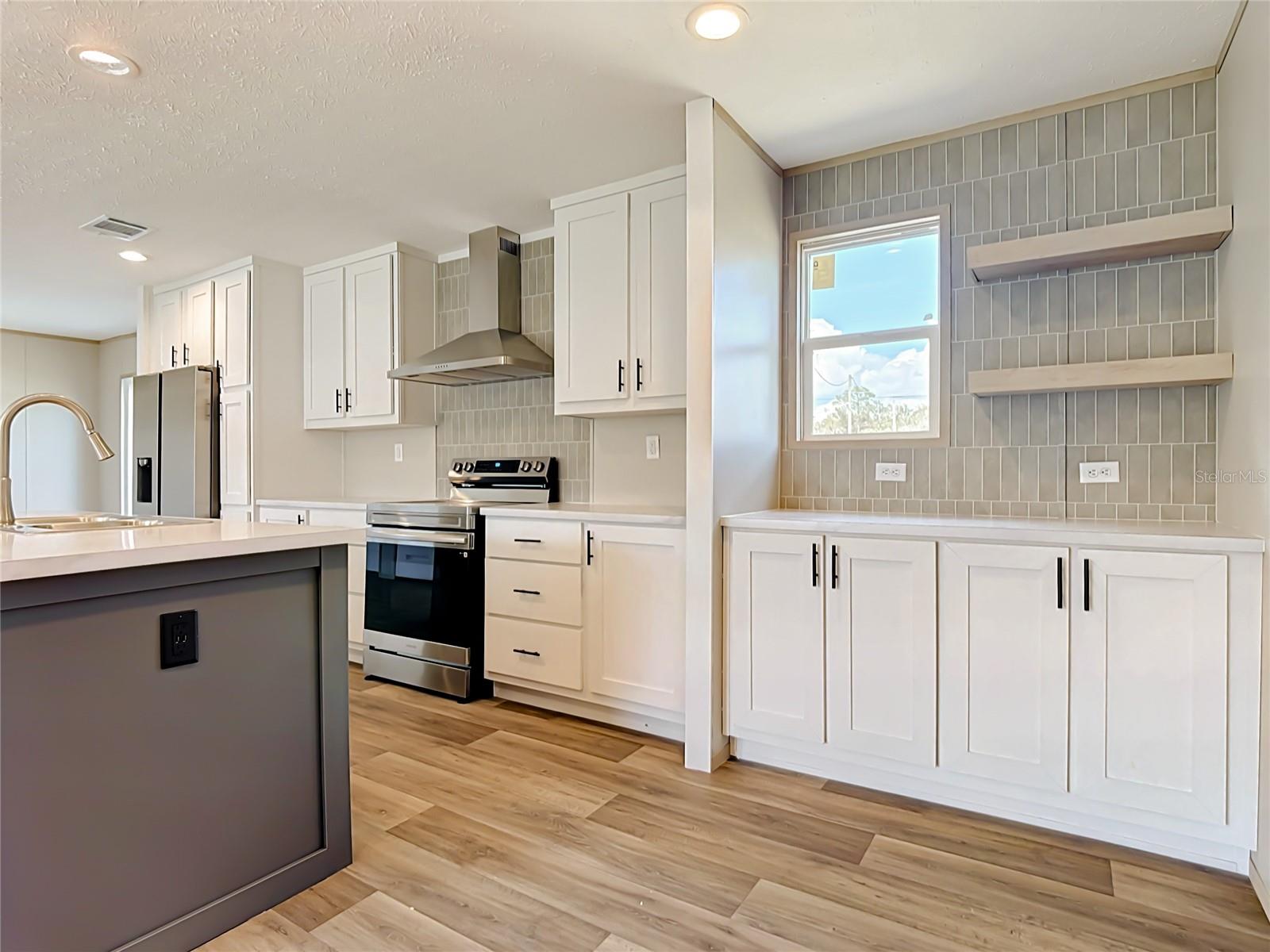 PINE GROVE PARK - Residential