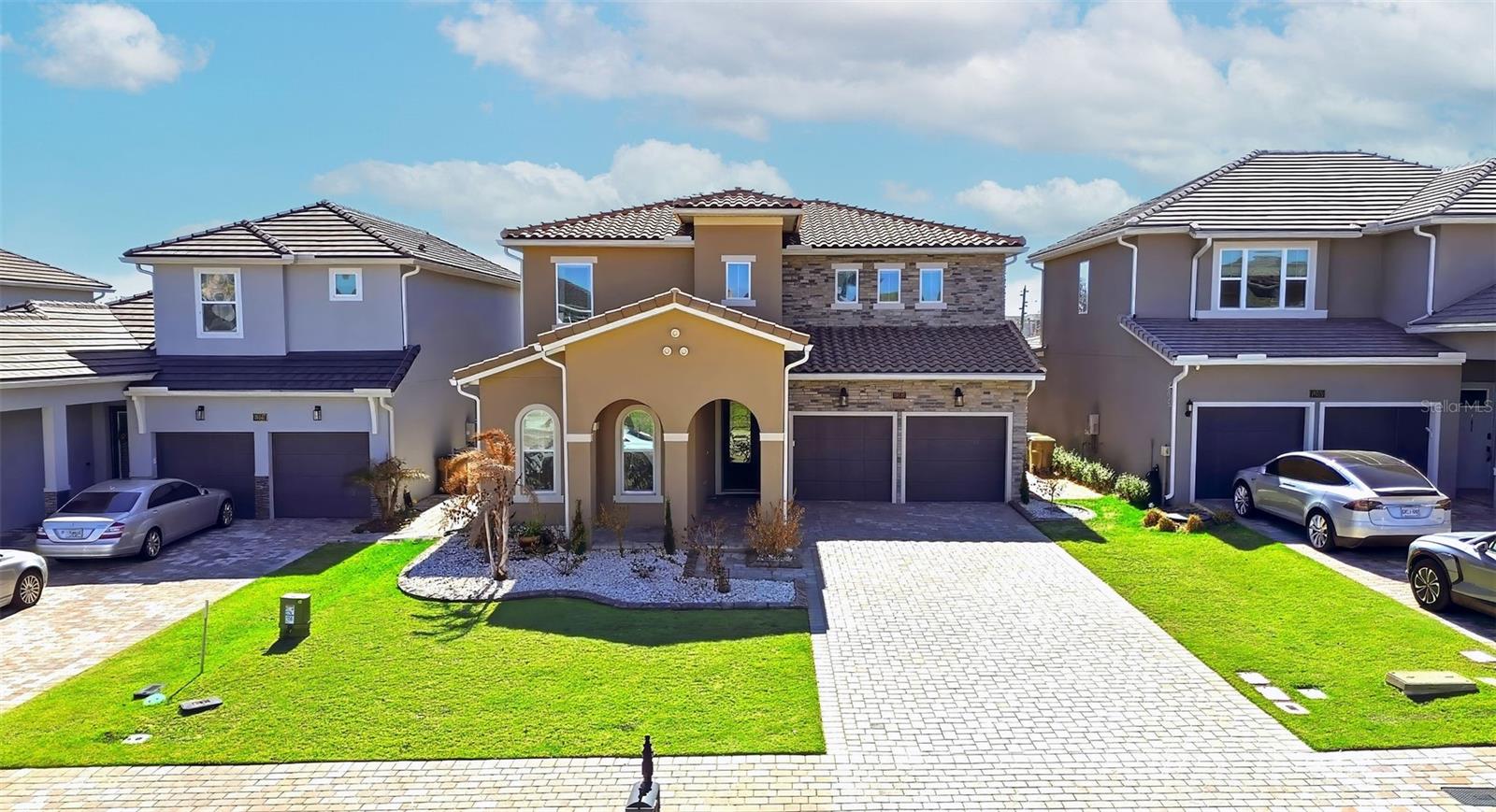 BELLA COLLINA WEST SUB - Residential