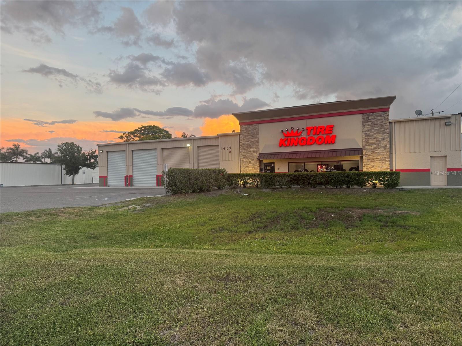 ACREAGE - Commercial Sale