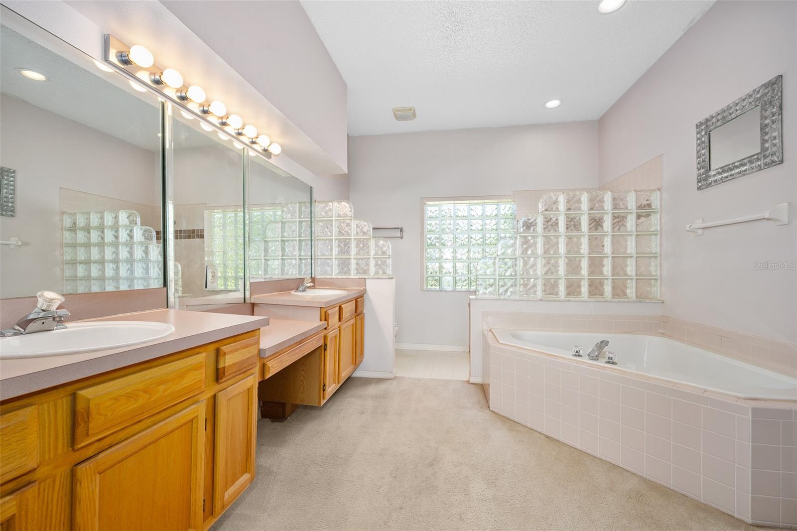 DELTONA LAKES UNIT 03 - Residential