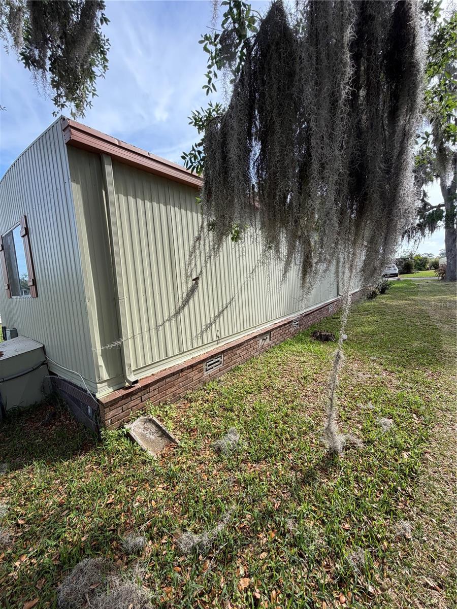 WATER WHEEL ADULT MOBILE HOME - Residential