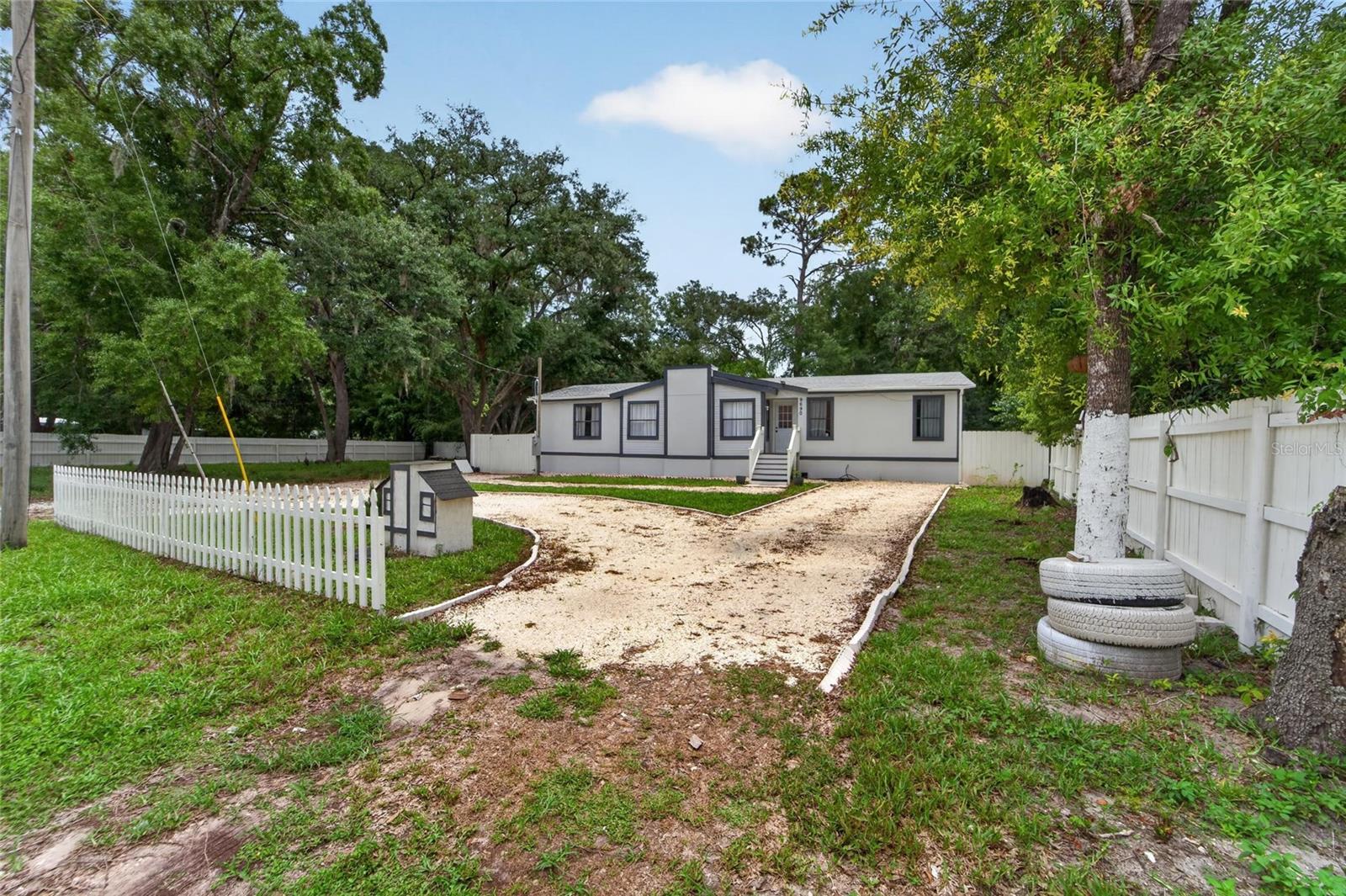 MOON LAKE ESTATES - Residential
