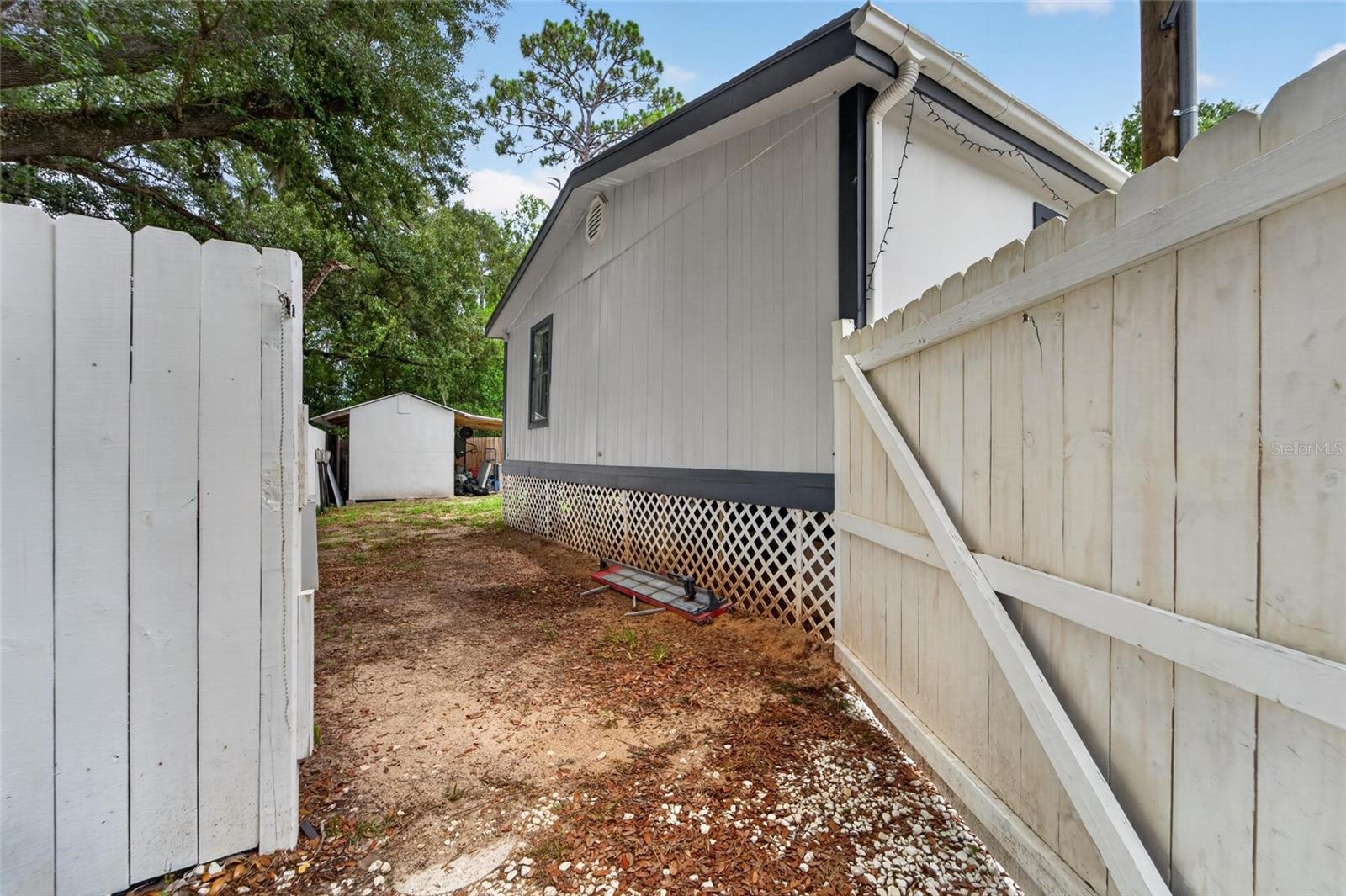 MOON LAKE ESTATES - Residential