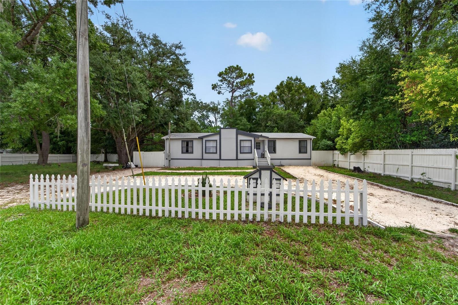 MOON LAKE ESTATES - Residential