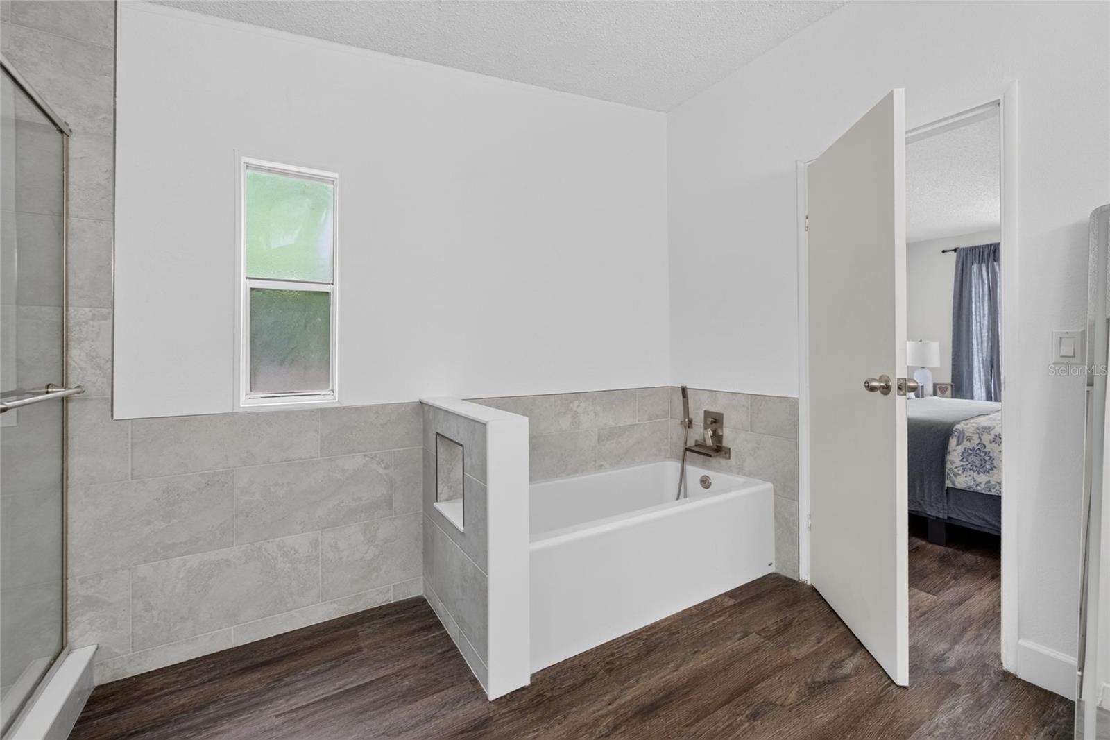 MOON LAKE ESTATES - Residential