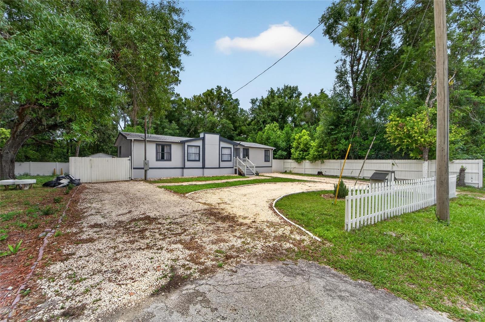MOON LAKE ESTATES - Residential