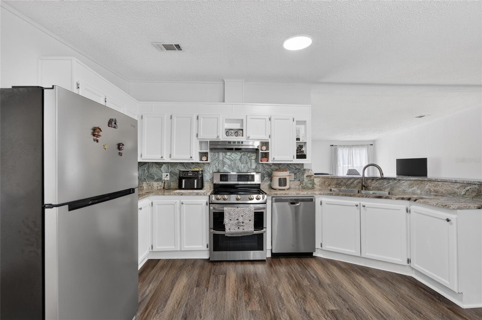 MOON LAKE ESTATES - Residential