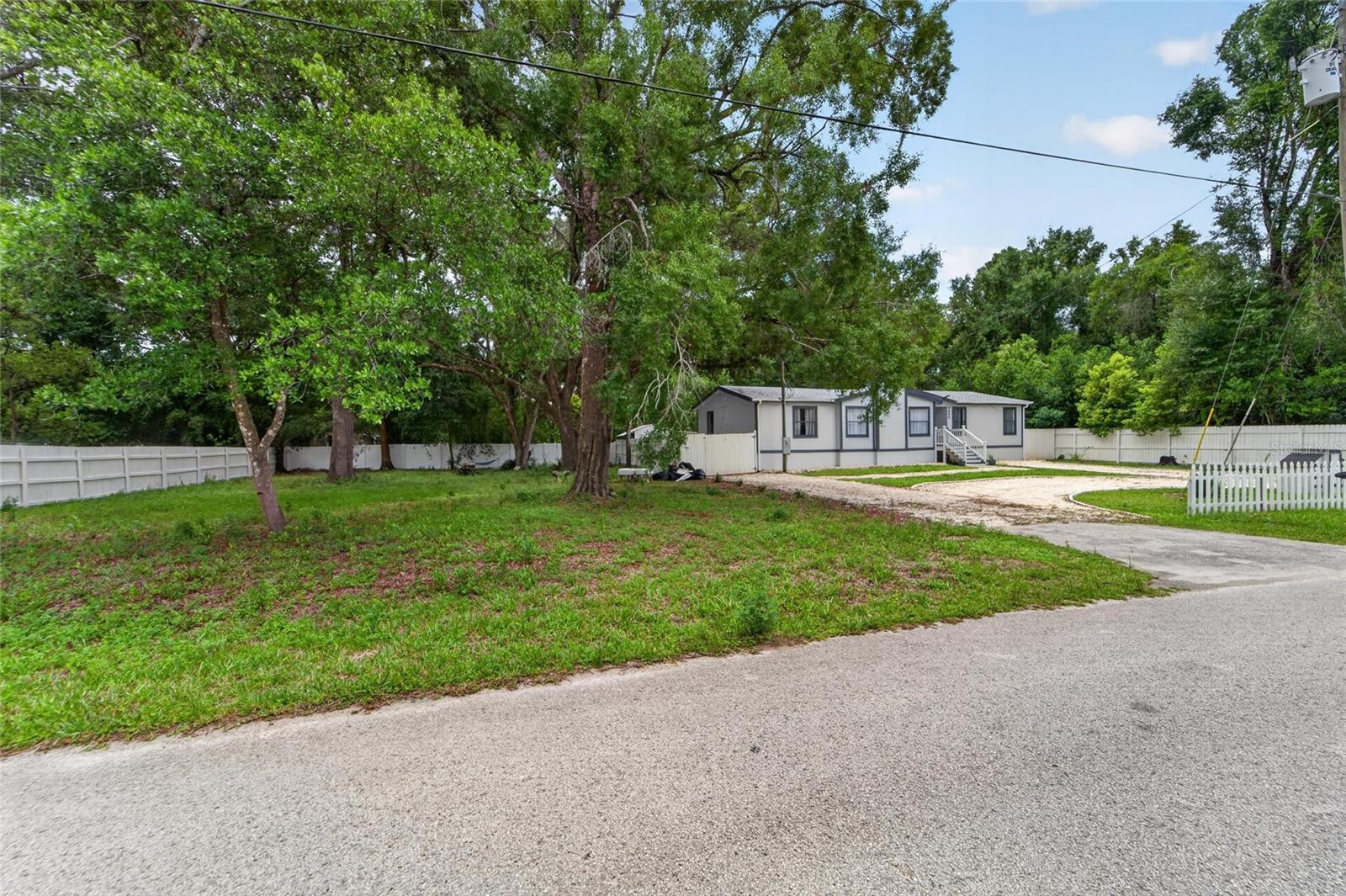 MOON LAKE ESTATES - Residential