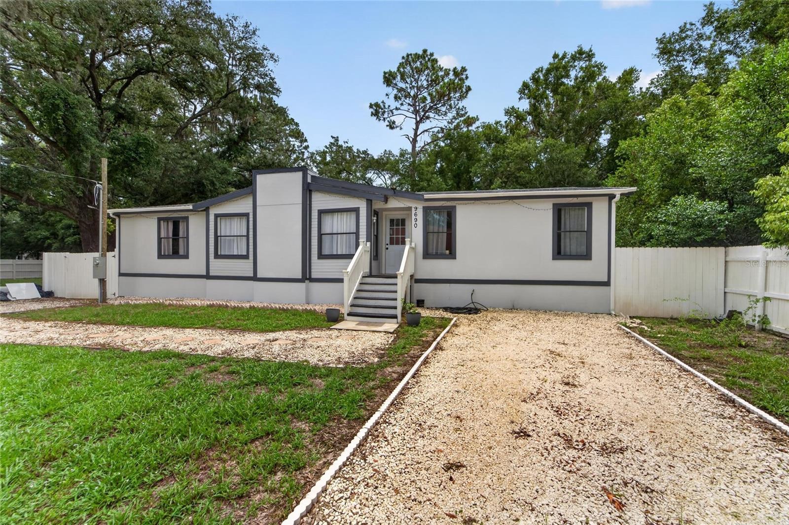 MOON LAKE ESTATES - Residential
