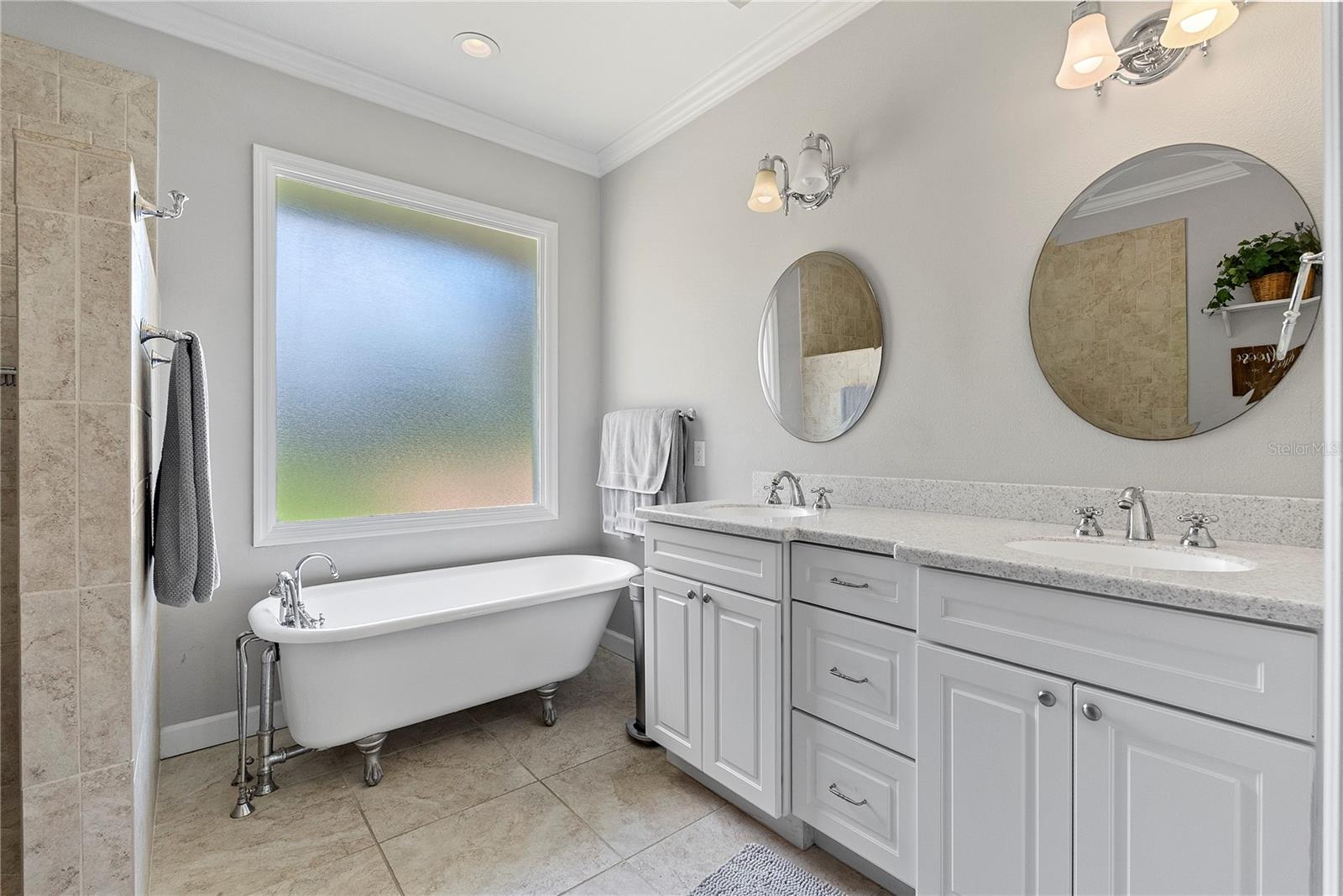 KILLALOE BY THE LAKE - Residential